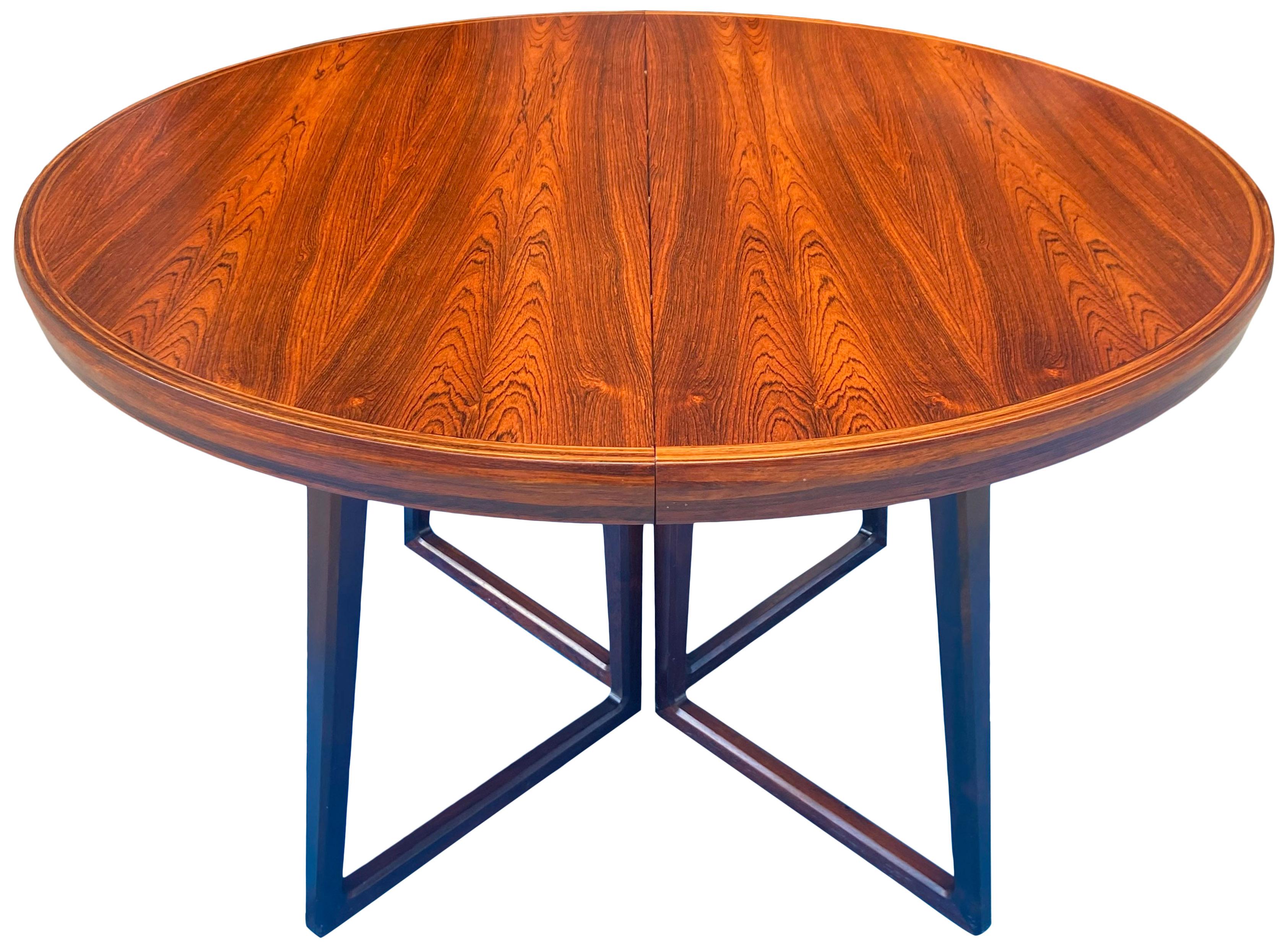 Superb  Midcentury Extendable Rosewood Dining Table 'Two Leaves' 2