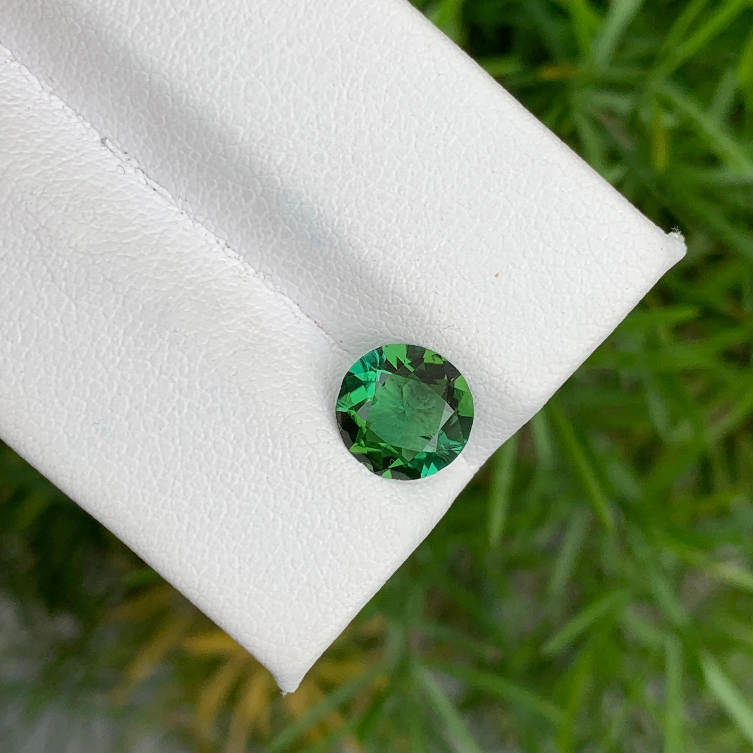 Superbe bague en tourmaline verte menthe de 1,40 carat, pierre précieuse taille ronde en vente 1