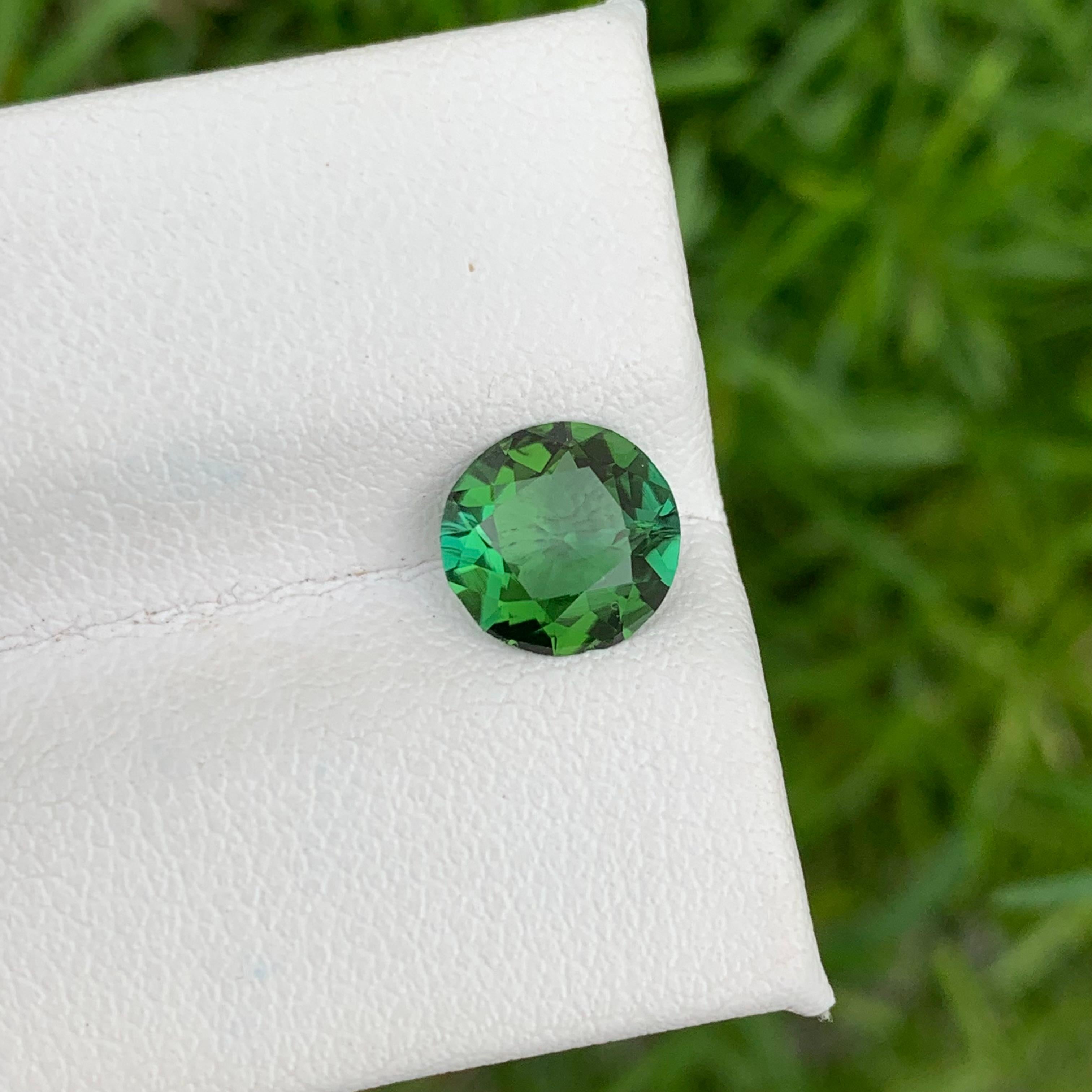 Superbe bague en tourmaline verte menthe de 1,40 carat, pierre précieuse taille ronde en vente 2