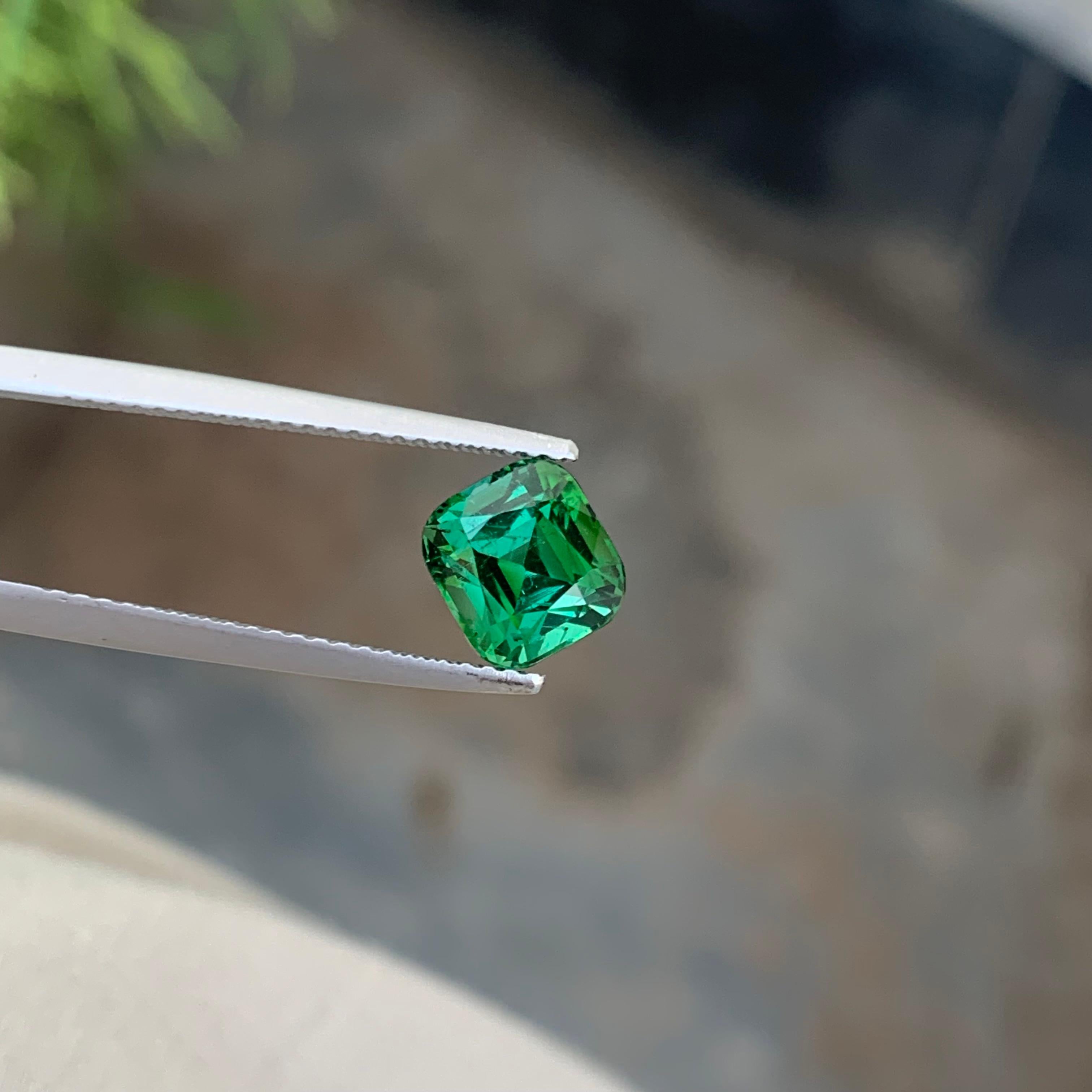 Gorgeous Mint Green Loose Tourmaline Ring Gem 1.85 Carat Cushion Cut Gemstone For Sale 2
