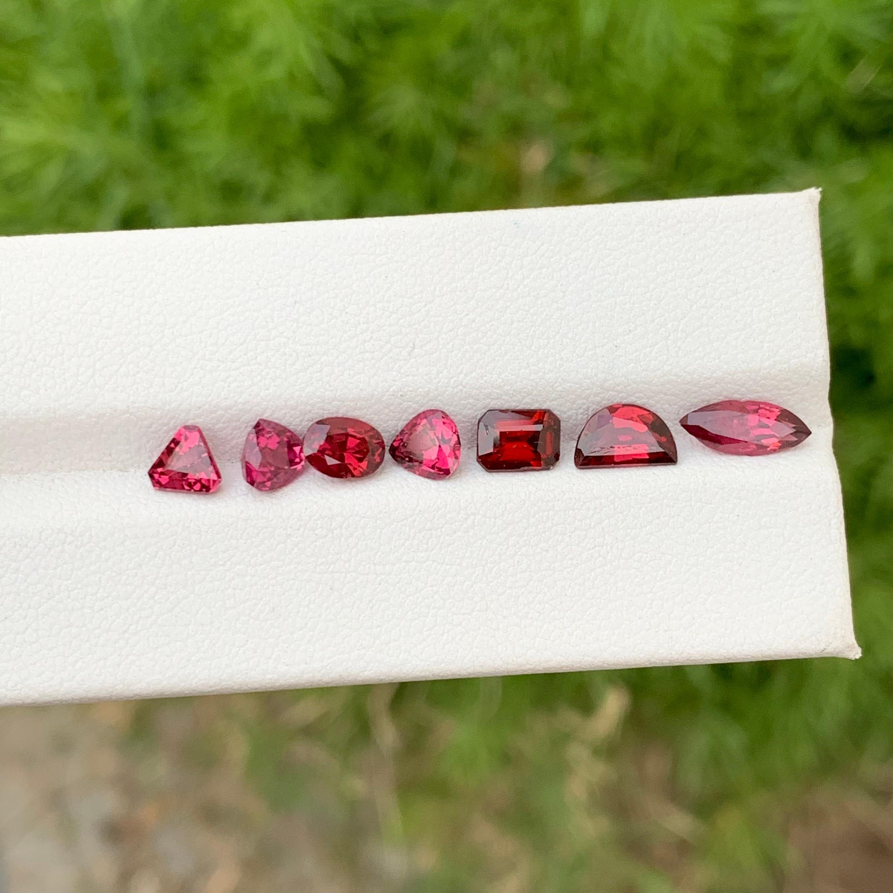 Gorgeous Multi Shape Natural Loose Rhodolite Garnet Lot 5.15 Carats For Jewelry For Sale 4