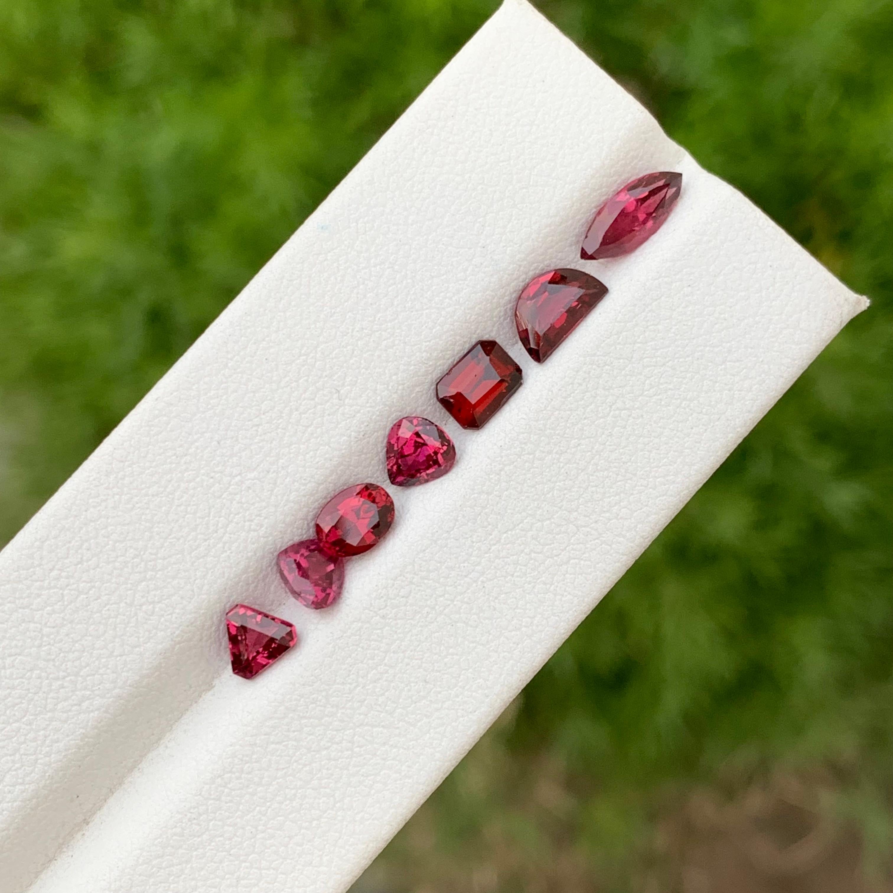 Gorgeous Multi Shape Natural Loose Rhodolite Garnet Lot 5.15 Carats For Jewelry For Sale 1