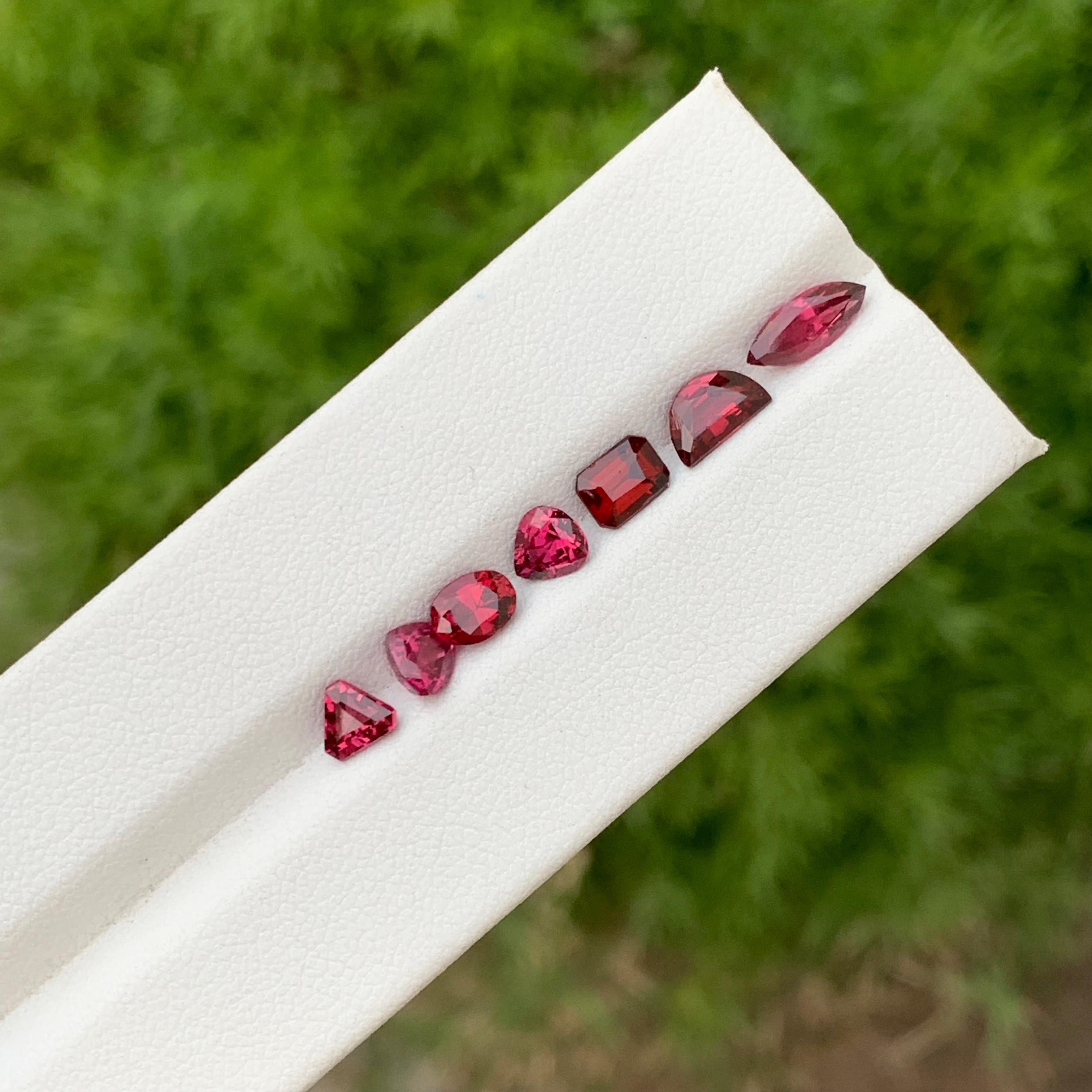 Gorgeous Multi Shape Natural Loose Rhodolite Garnet Lot 5.15 Carats For Jewelry For Sale 2