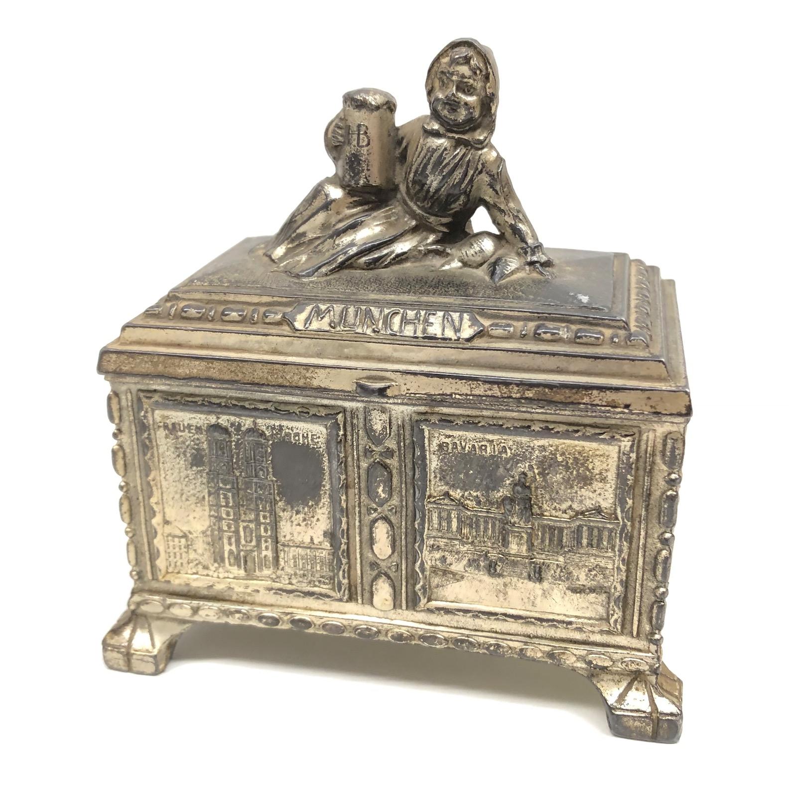 Début du 20ème siècle Superbe boîte à bijoux en métal ancienne pour souvenir d'un enfant de Munich (années 1920) en vente