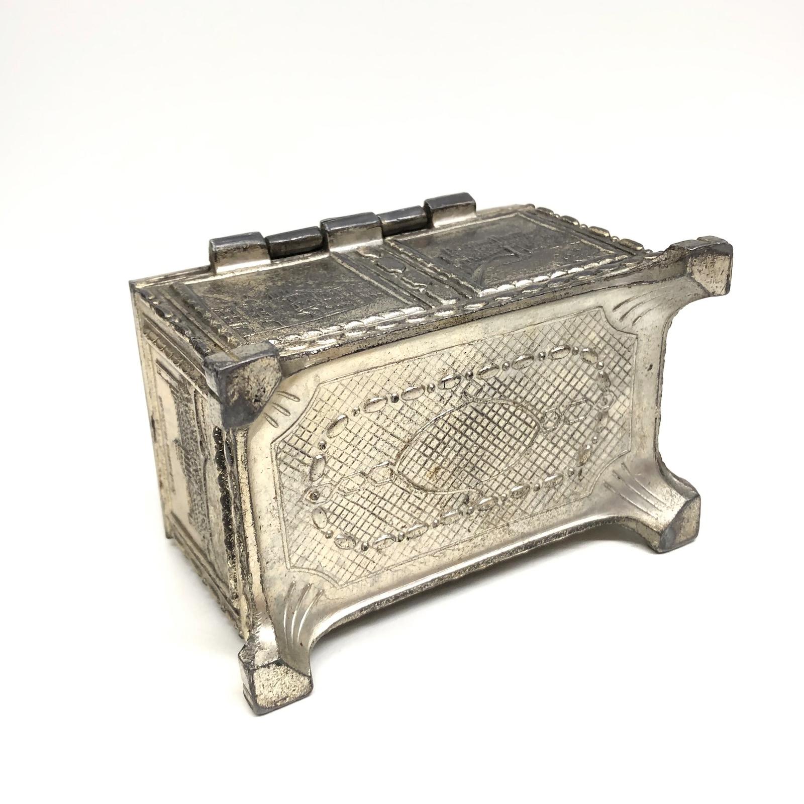 Superbe boîte à bijoux en métal ancienne pour souvenir d'un enfant de Munich (années 1920) en vente 1
