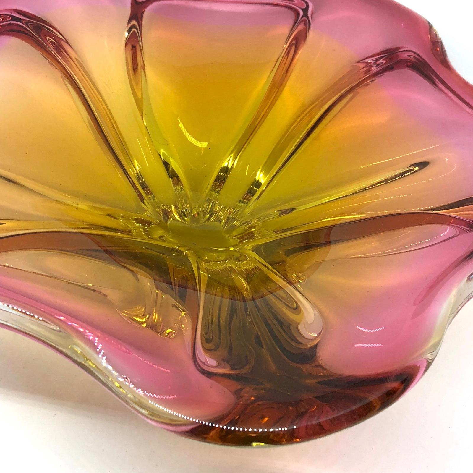 Wunderschöne Murano-Kunstglas Sommerso Schale Rosa Gelb und Klar Vintage:: Italien (Italienisch)