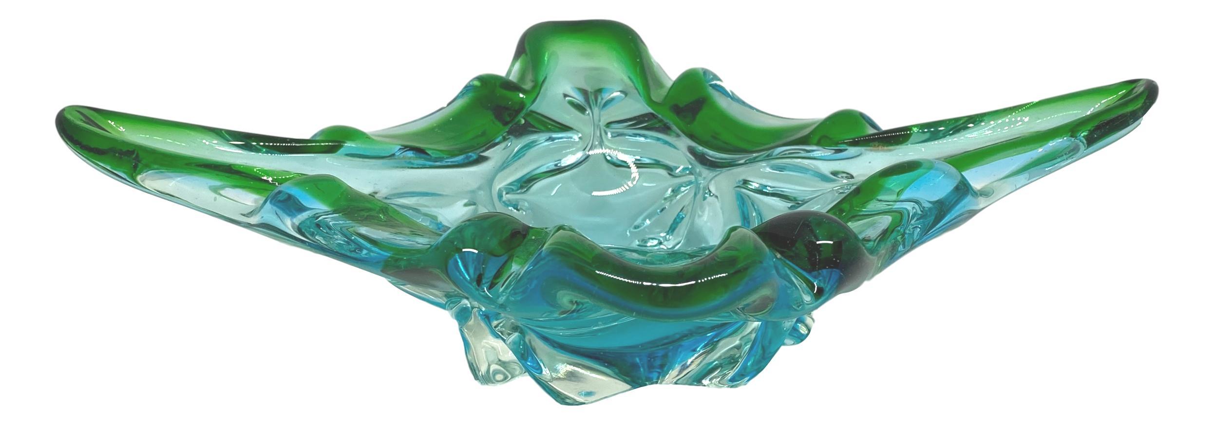 An amazing Venetian Murano glass bowl in a nice blue, green and clear color. A highly decorative piece useful as centre piece or catchall, candy bowl or fruit bowl, Italy, 1970s.