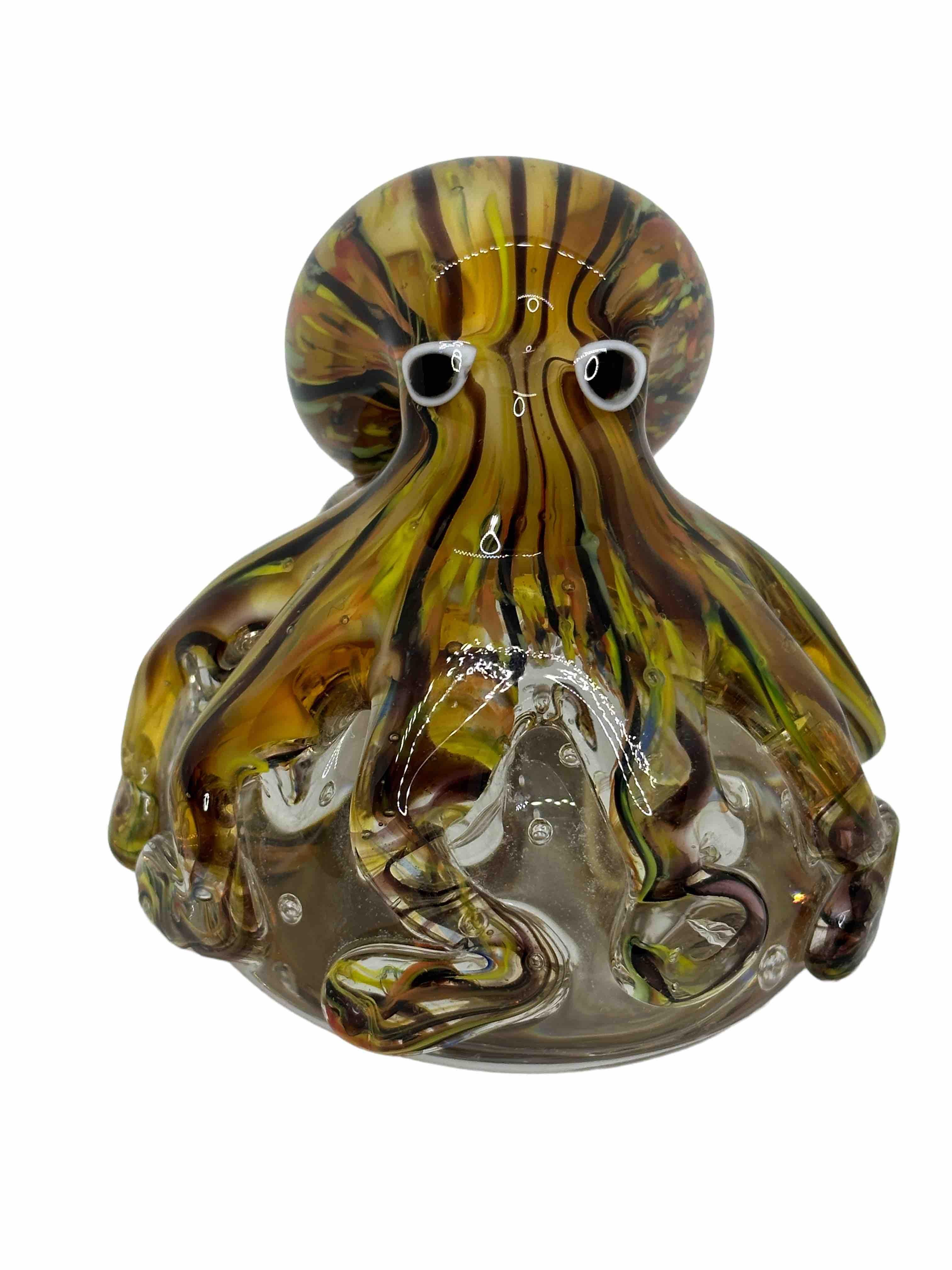 Hand-Crafted Gorgeous Murano Italian Art Glass Giant Octopus Paperweight, Italy, 1970s For Sale