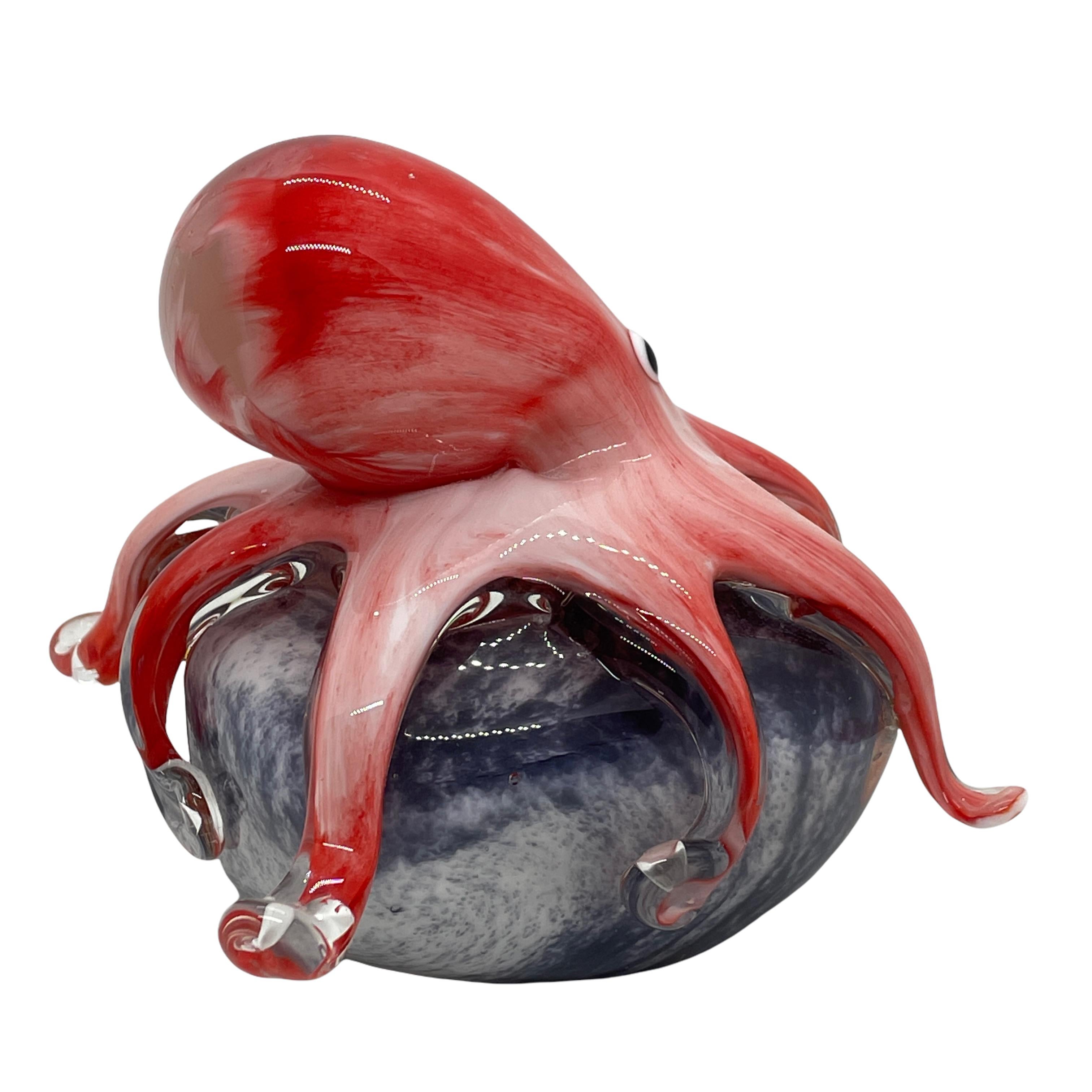 Hand-Crafted Gorgeous Murano Italian Art Glass Giant Octopus Paperweight, Italy, 1970s