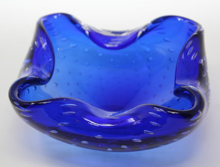 Gorgeous Vintage Murano Venetian Handblown Art Glass Blue Ashtray For Sale 2