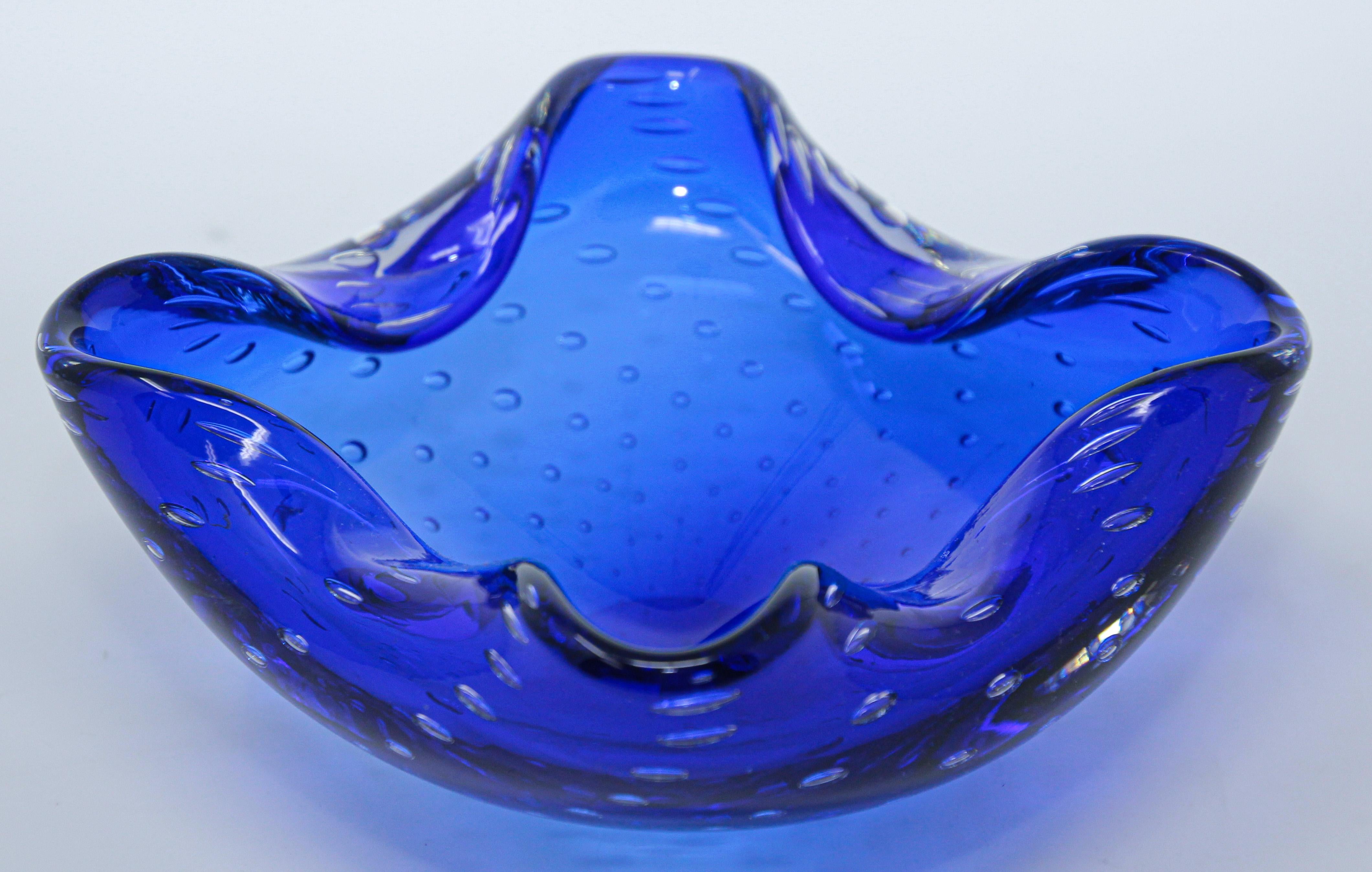 Gorgeous Vintage Murano Venetian Handblown Art Glass Blue Ashtray 1