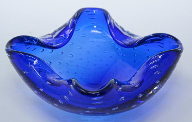 Gorgeous Vintage Murano Venetian Handblown Art Glass Blue Ashtray For Sale 4