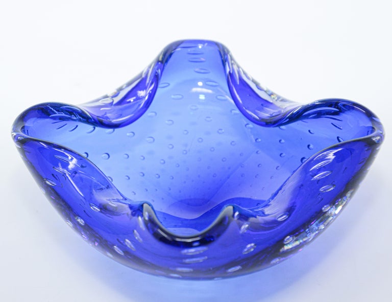 Hand-Carved Gorgeous Vintage Murano Venetian Handblown Art Glass Blue Ashtray For Sale