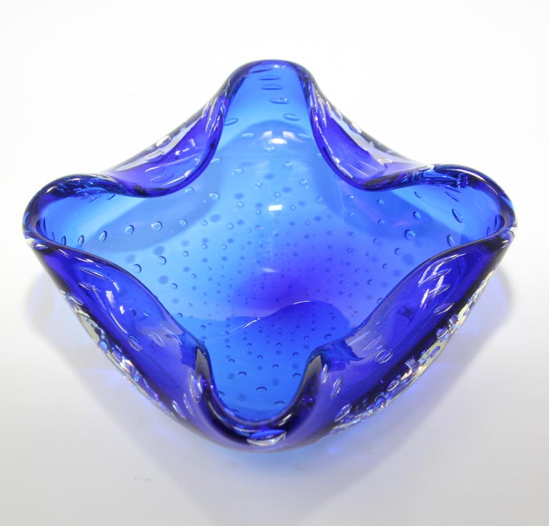 20th Century Gorgeous Vintage Murano Venetian Handblown Art Glass Blue Ashtray For Sale