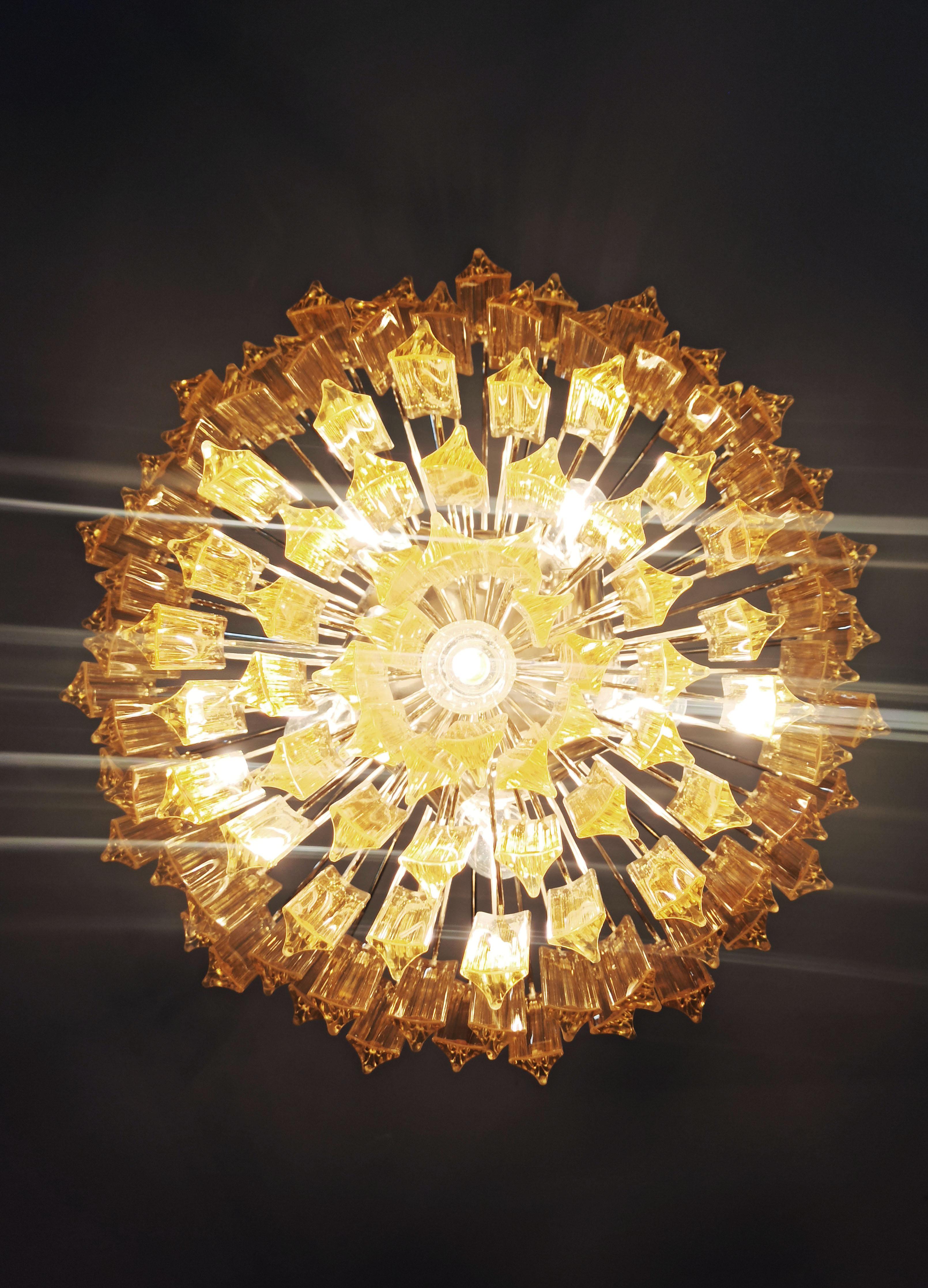 Gorgeous Murano Vintage Chandelier, 107 Clear Amber Triedri For Sale 2