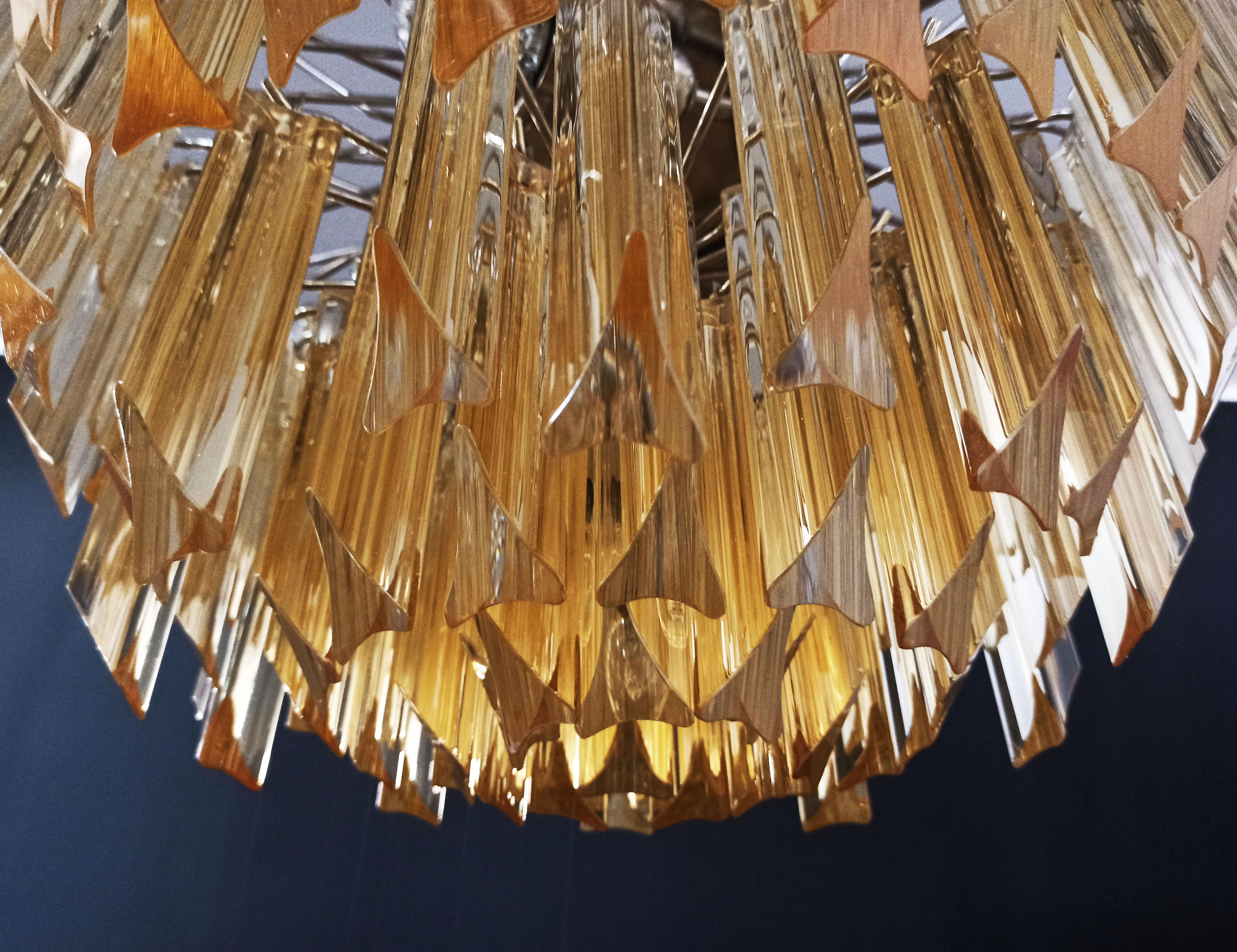 Magnifique lustre vintage de Murano, 107 ambres clairs Triedri en vente 6