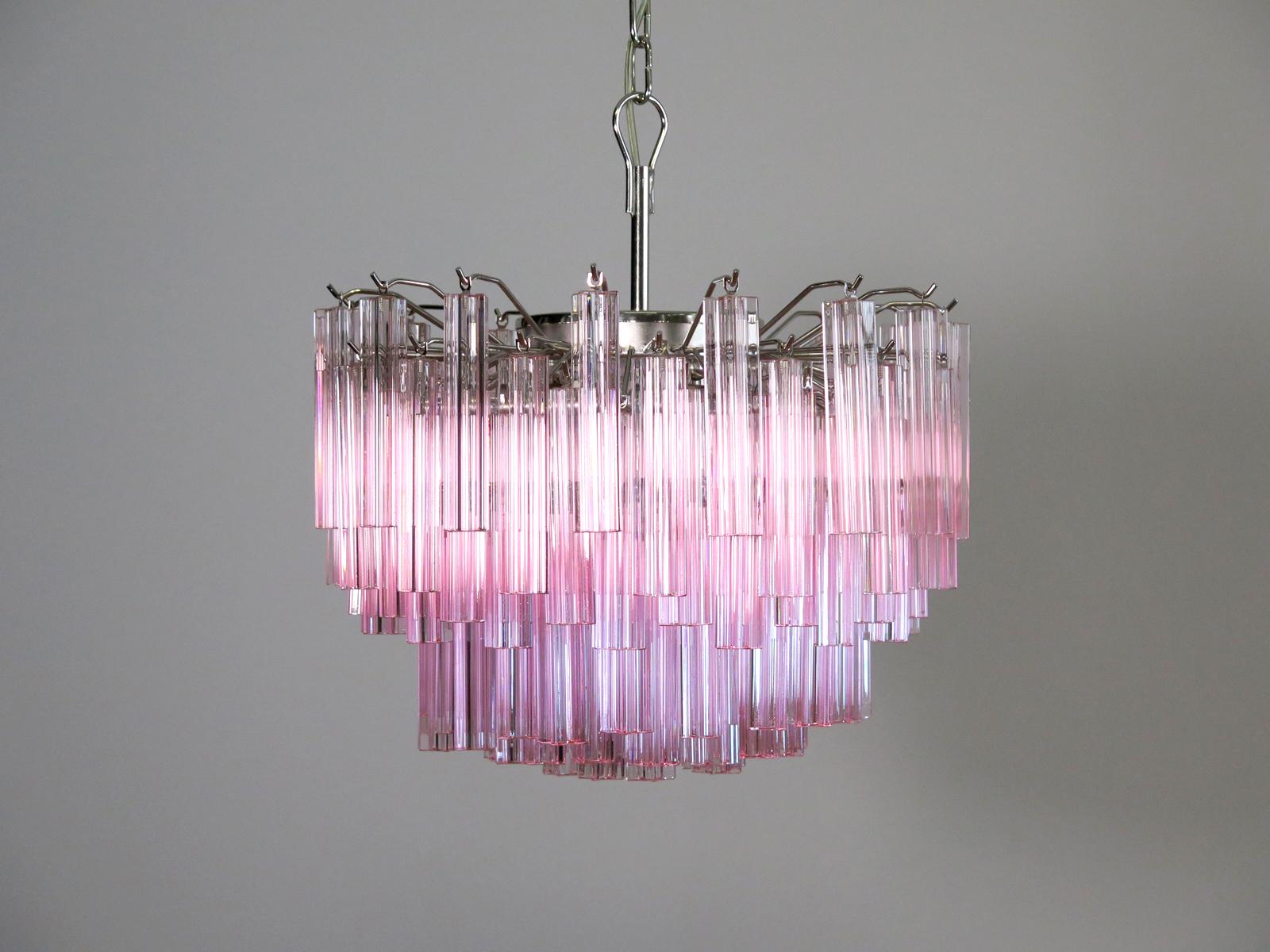 Gorgeous Murano Vintage Chandelier, 107 Pink Quadriedri In Good Condition In Gaiarine Frazione Francenigo (TV), IT