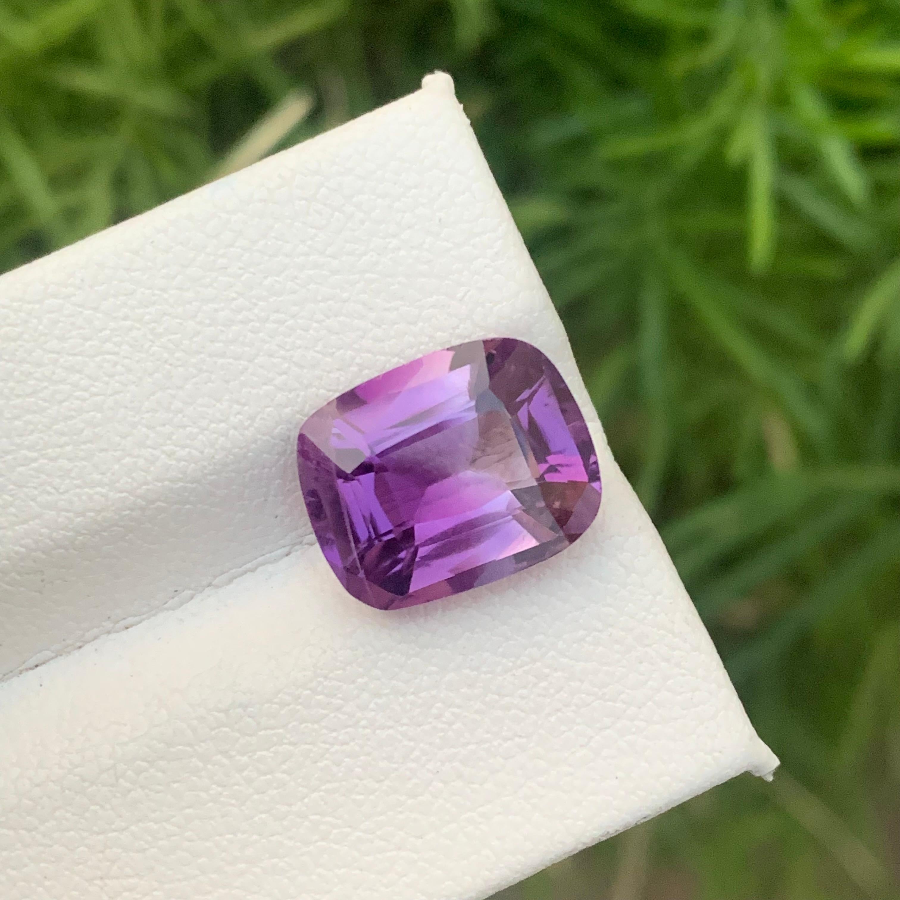 Women's or Men's Gorgeous Natural 5.50 Carat Loose Purple Amethyst Cushion Shape From Brazil