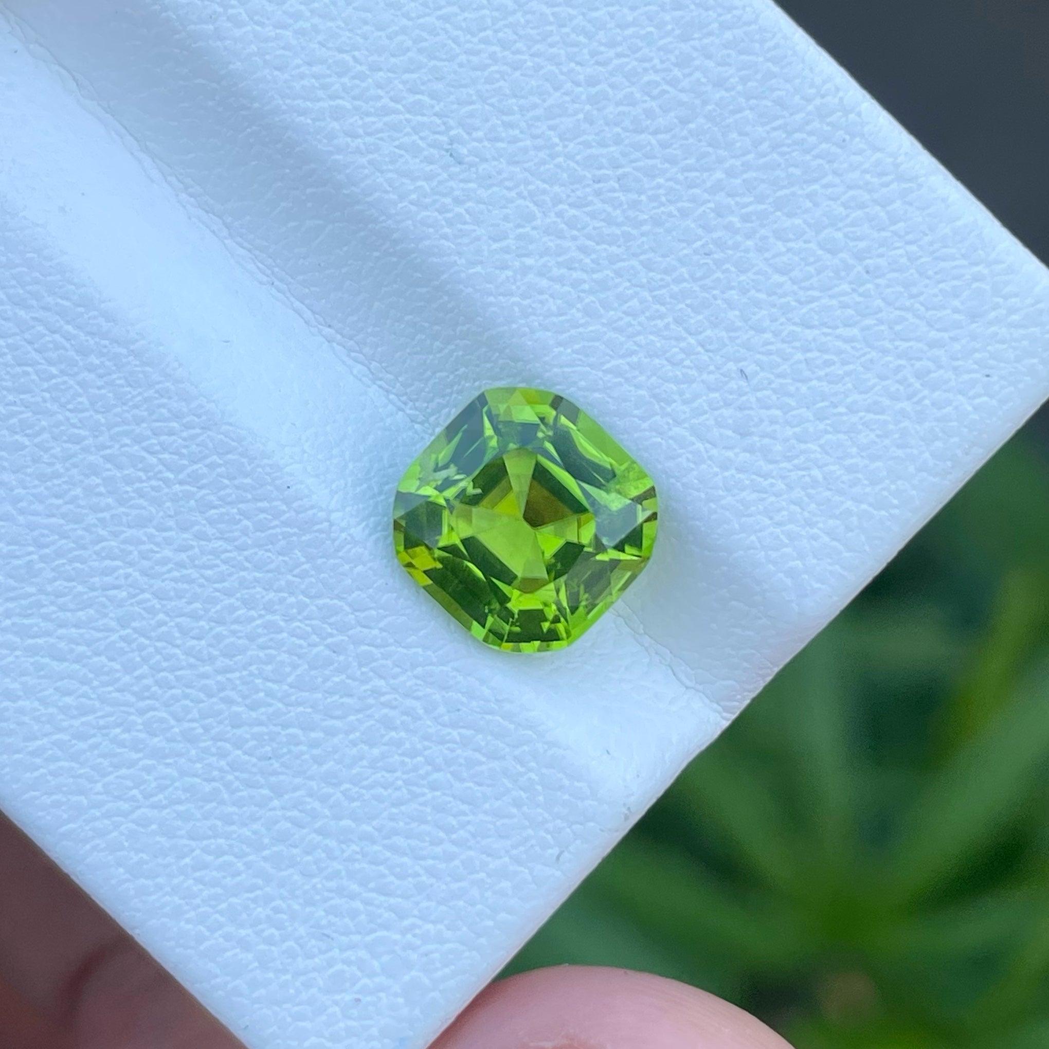 Gorgeous Natural Green Peridot Edelstein, zum Verkauf zu Großhandelspreis natürliche hohe Qualität 3,50 Karat SI Clarity lose Peridot aus Pakistan.

 

Informationen zum Produkt:
EDELSTEIN-TYP:	Wunderschöner natürlicher grüner Peridot