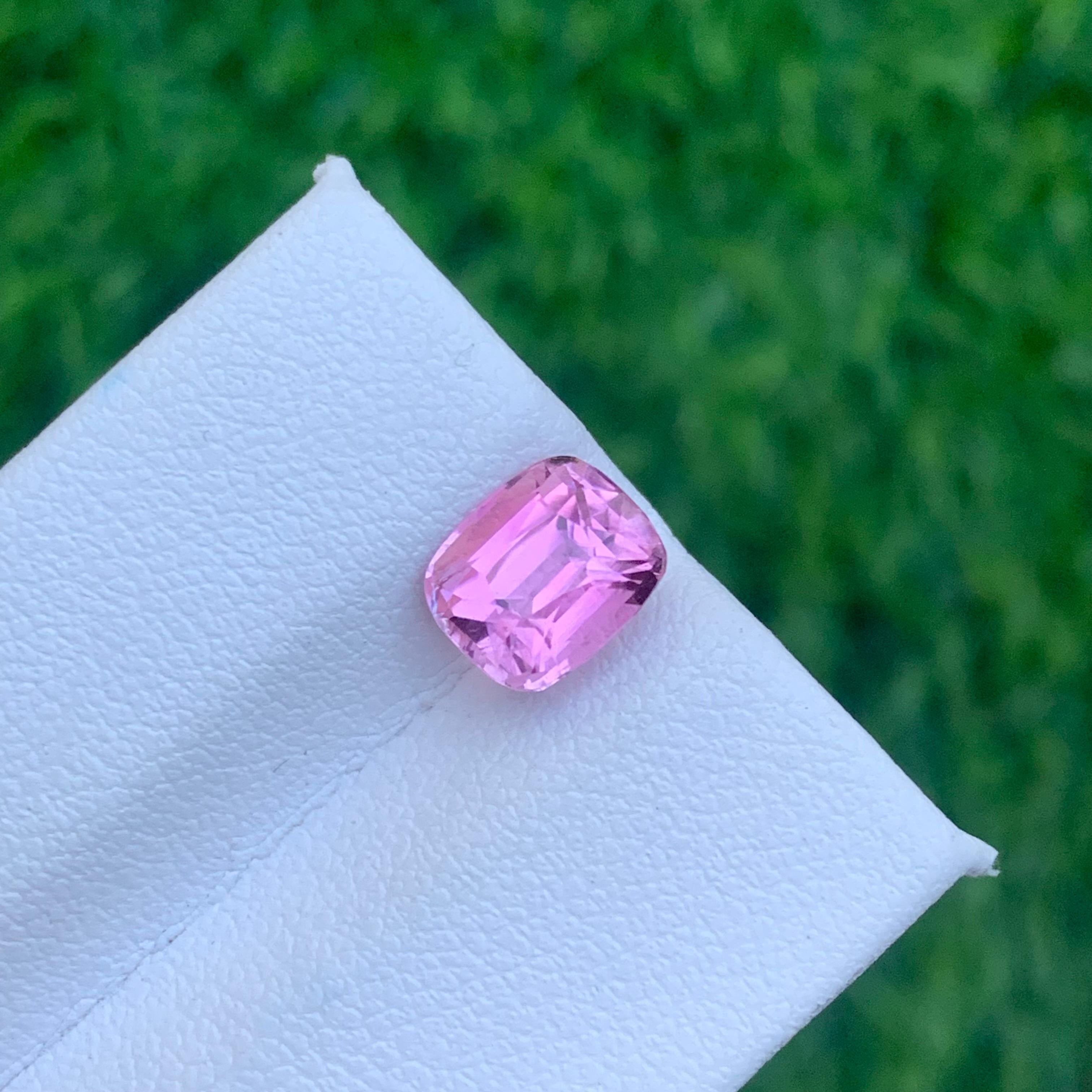 Gorgeous Natural Loose 2.15 Carat Soft Pink Tourmaline from Afghanistan For Sale 5