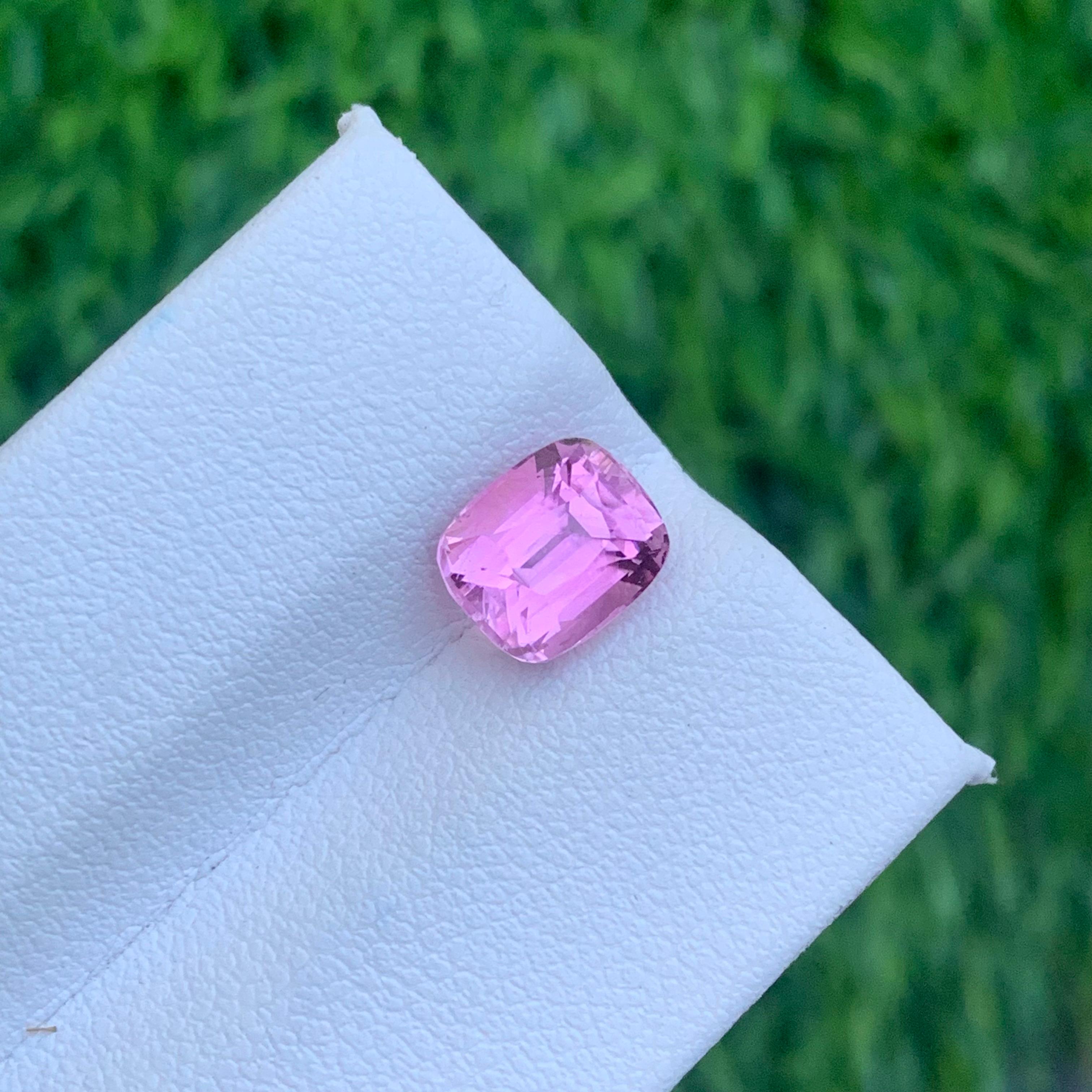 Gorgeous Natural Loose 2.15 Carat Soft Pink Tourmaline from Afghanistan In New Condition For Sale In Peshawar, PK