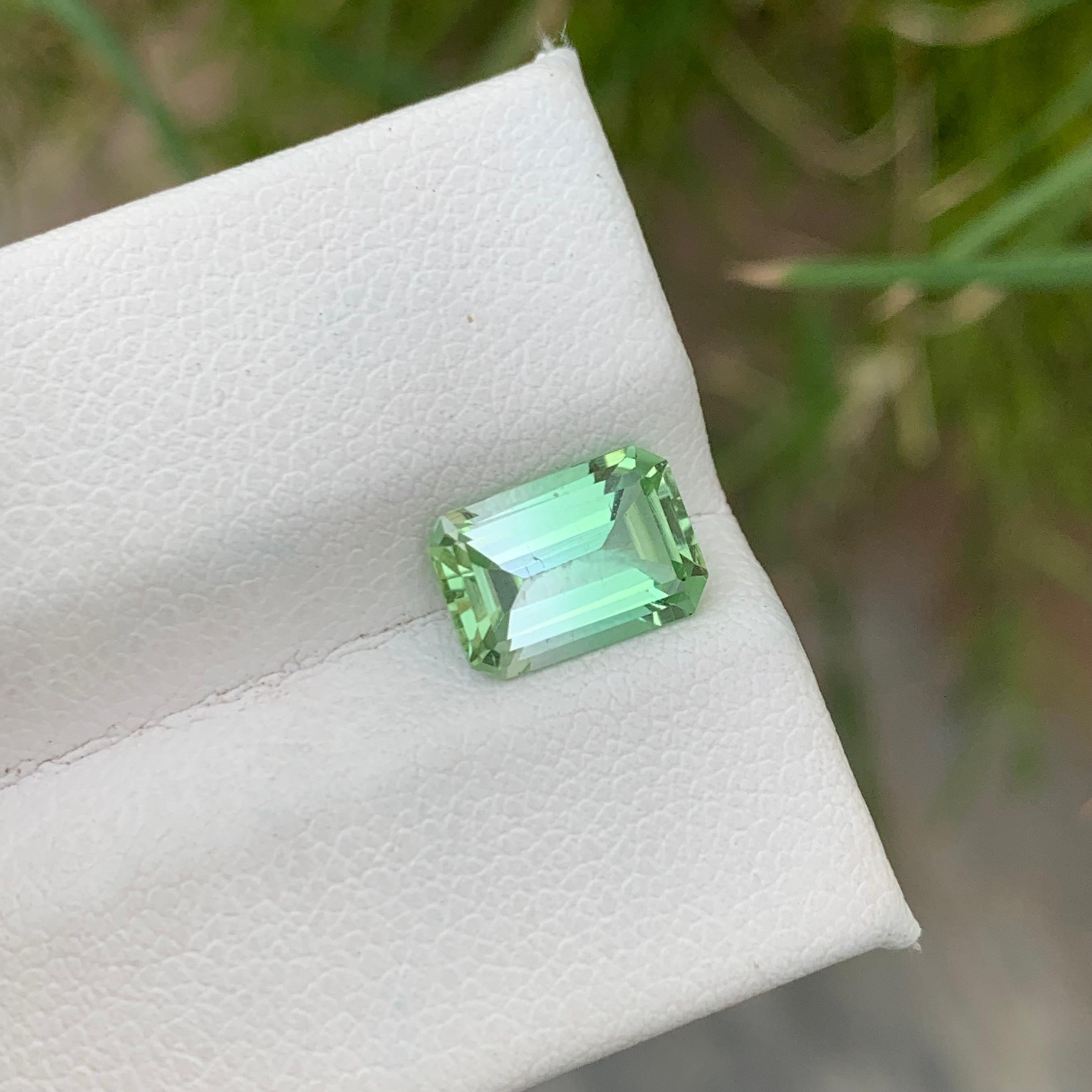 Gorgeous Natural Loose Mint Green Tourmaline Emerald Cut Ring Gemstone 2.0 Carat For Sale 3