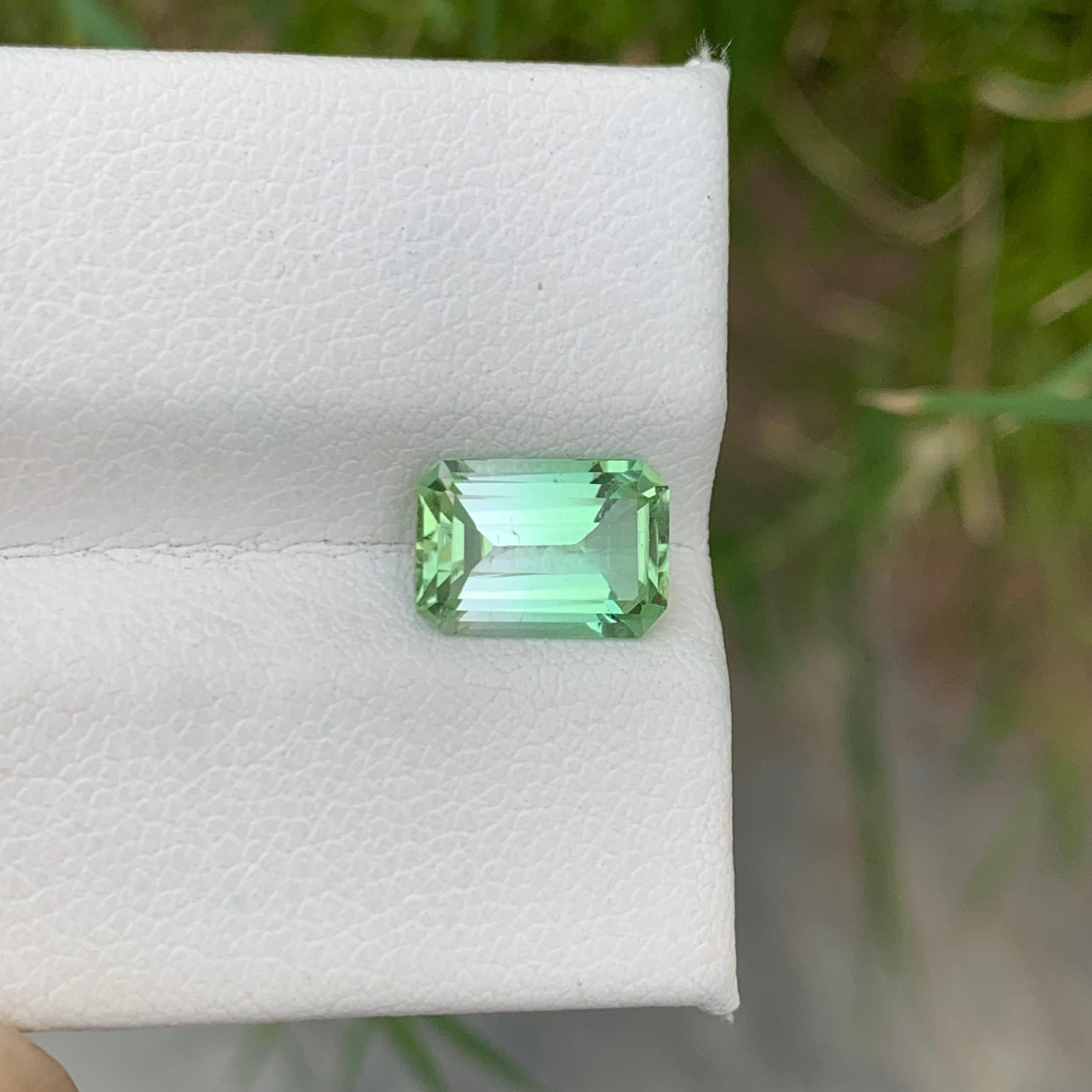 Arts and Crafts Gorgeous Natural Loose Mint Green Tourmaline Emerald Cut Ring Gemstone 2.0 Carat For Sale