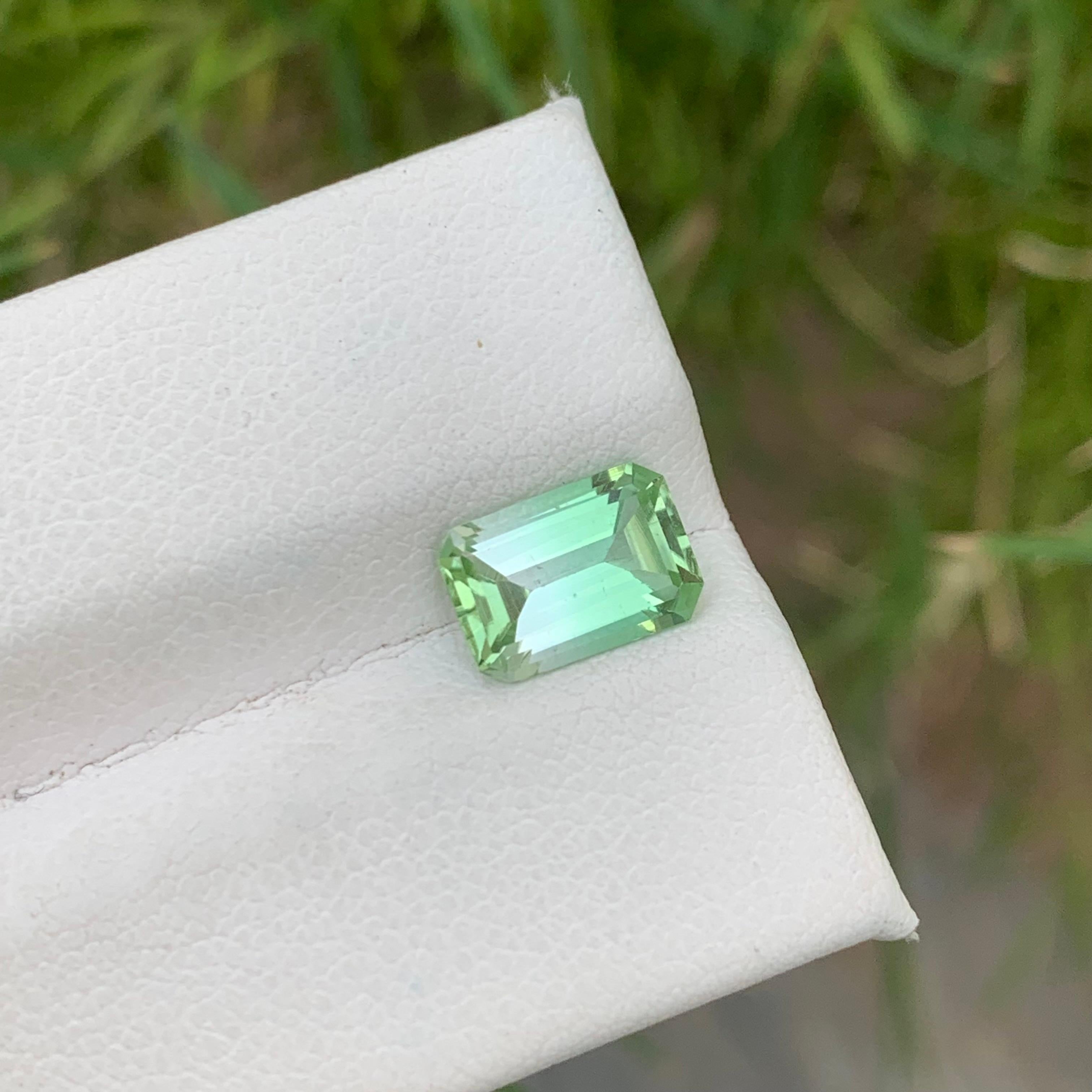 Women's or Men's Gorgeous Natural Loose Mint Green Tourmaline Emerald Cut Ring Gemstone 2.0 Carat For Sale