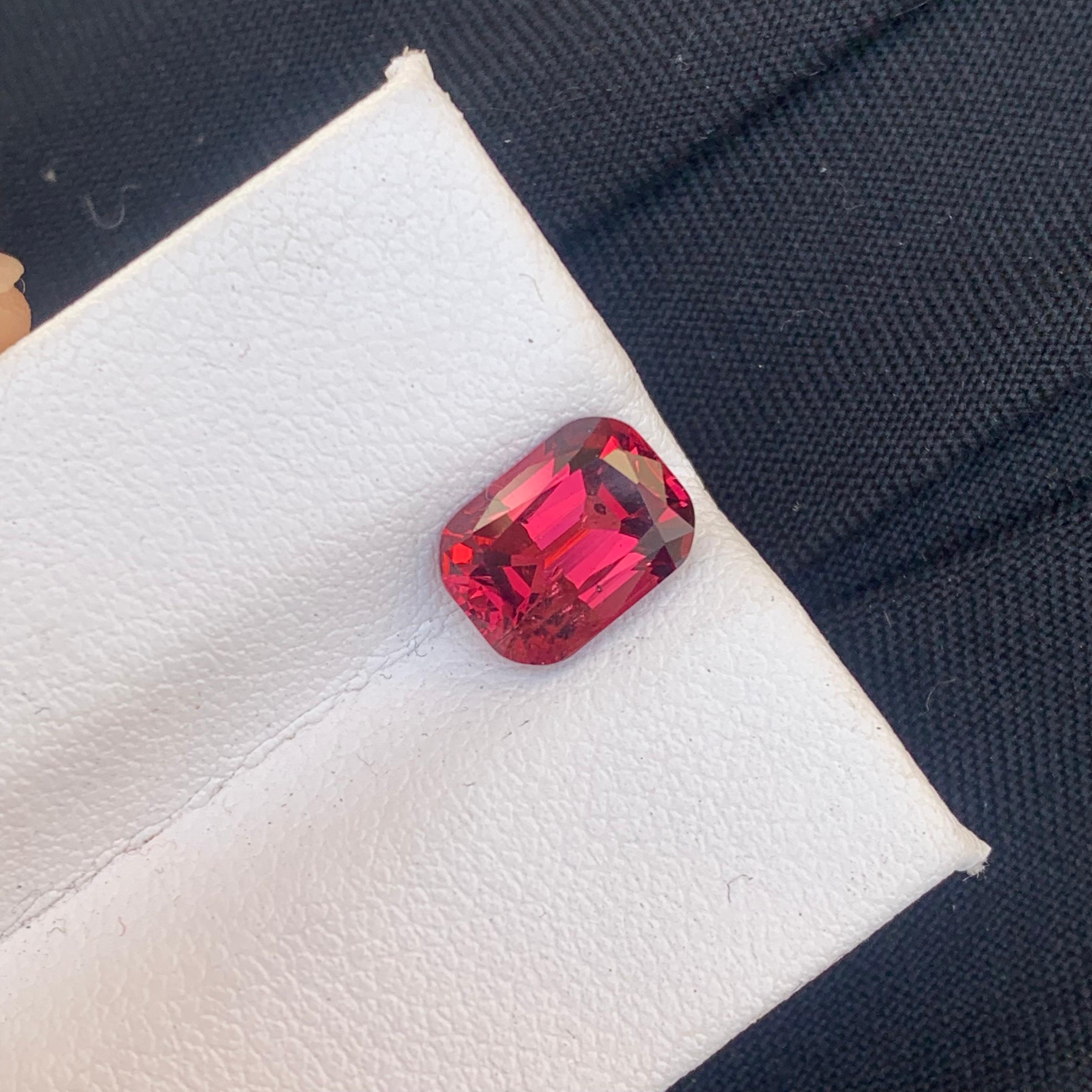 Gorgeous Natural Loose Red Rhodolite Garnet Gemstone 2.45 Carat with SI Clarity For Sale 3