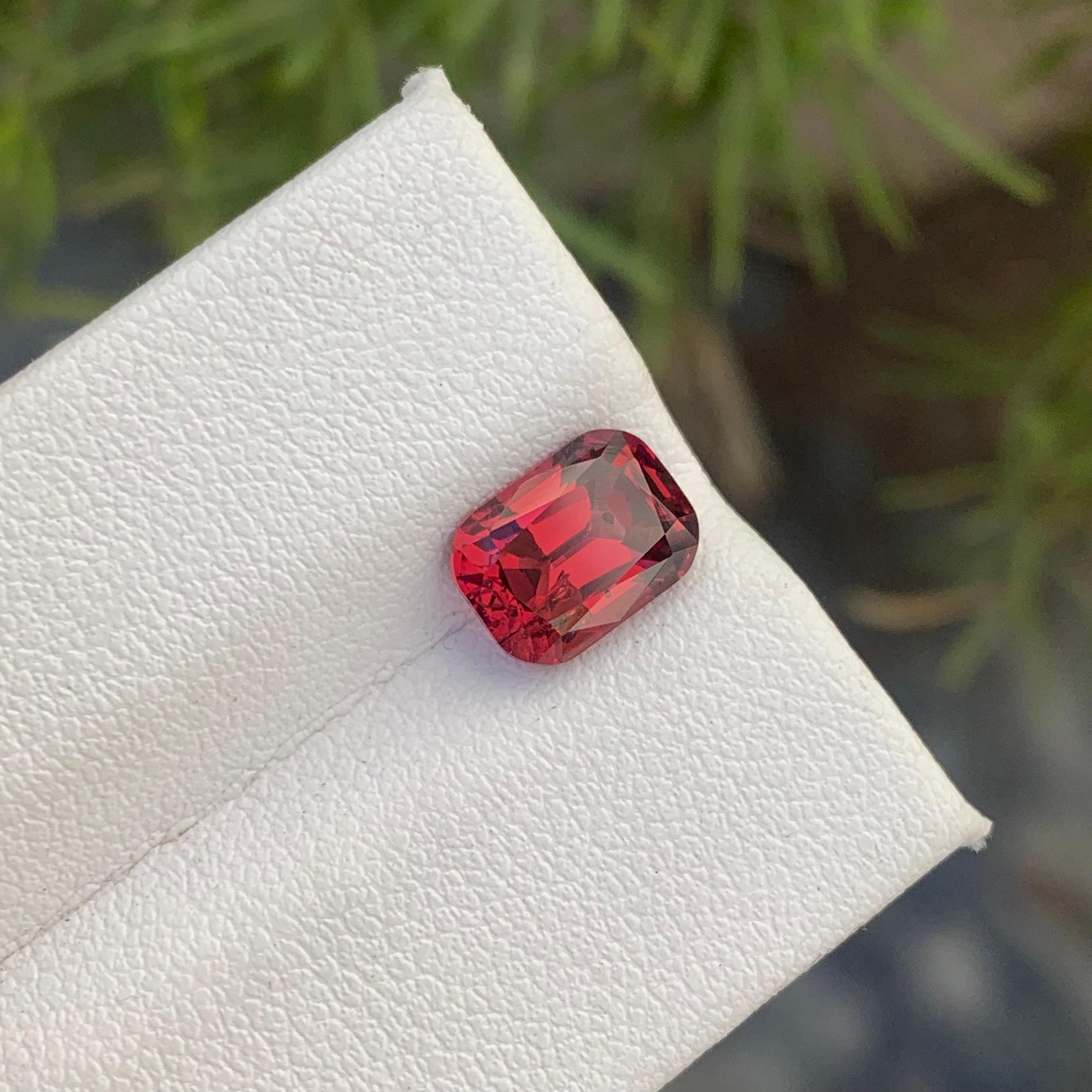 Women's or Men's Gorgeous Natural Loose Red Rhodolite Garnet Gemstone 2.45 Carat with SI Clarity For Sale