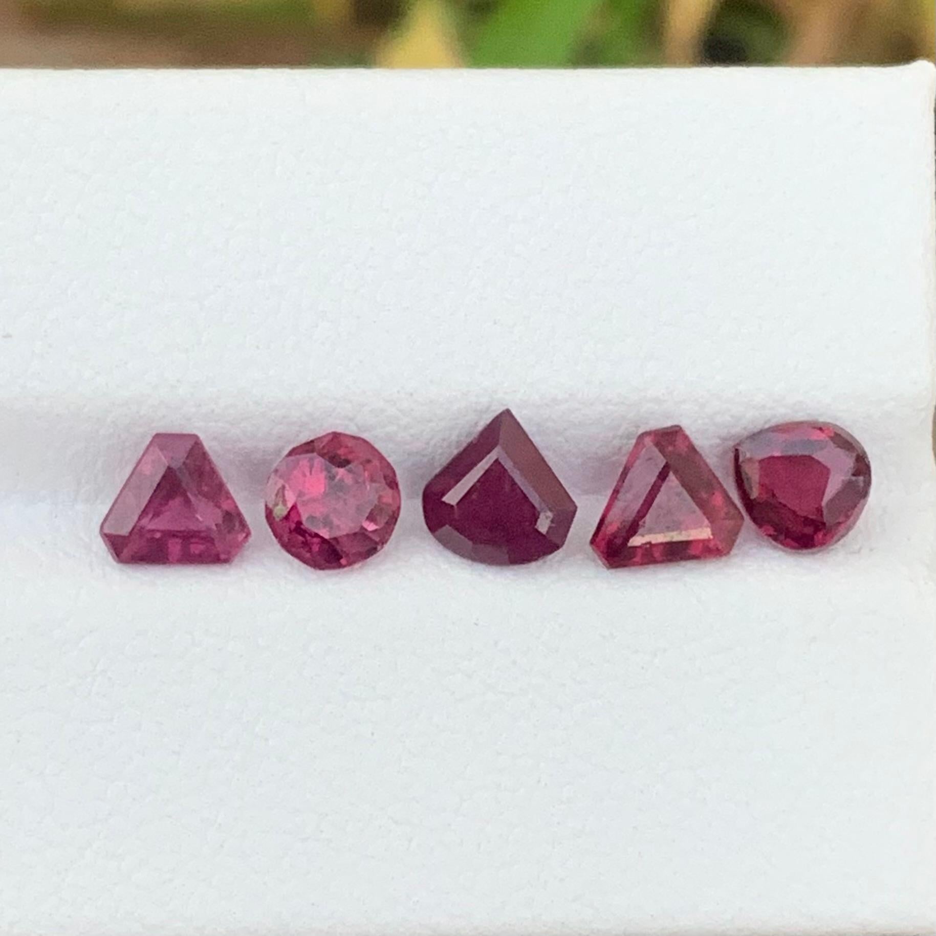 Loose Rhodolite Lot
Weight: 4.30 Carats 
Size: 0.80 to 0.95 Carats 
Origin: Tanzania
Shape: Multi / Mix
Color: Red 
Family; Garnet
Rhodolite garnet is a captivating gemstone renowned for its enchanting raspberry-red to purplish-pink hues. A variety