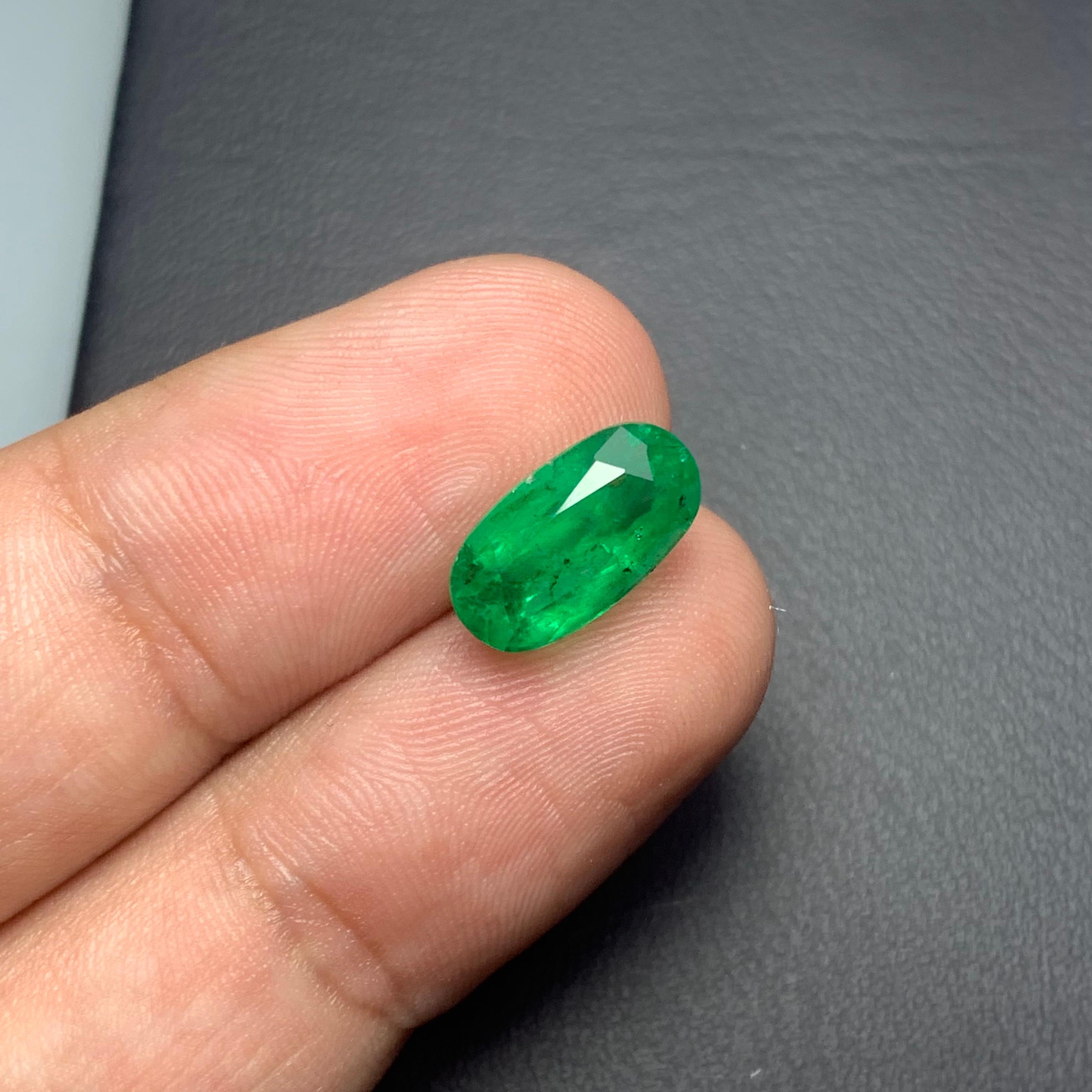 Gorgeous Natural Vivid Green Emerald Oval Shape from Pakistan Mine 3.10 Carat 1