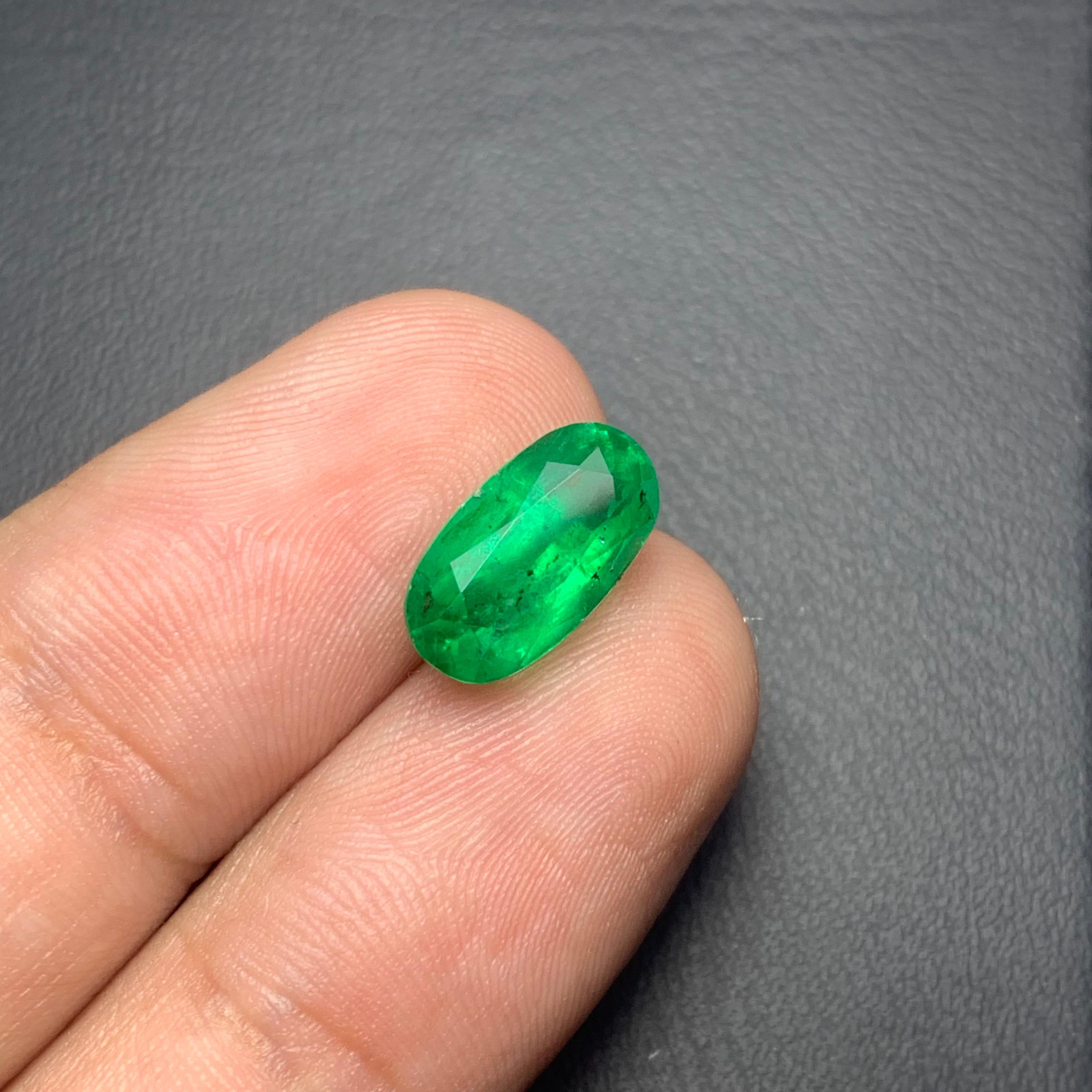 Gorgeous Natural Vivid Green Emerald Oval Shape from Pakistan Mine 3.10 Carat 3
