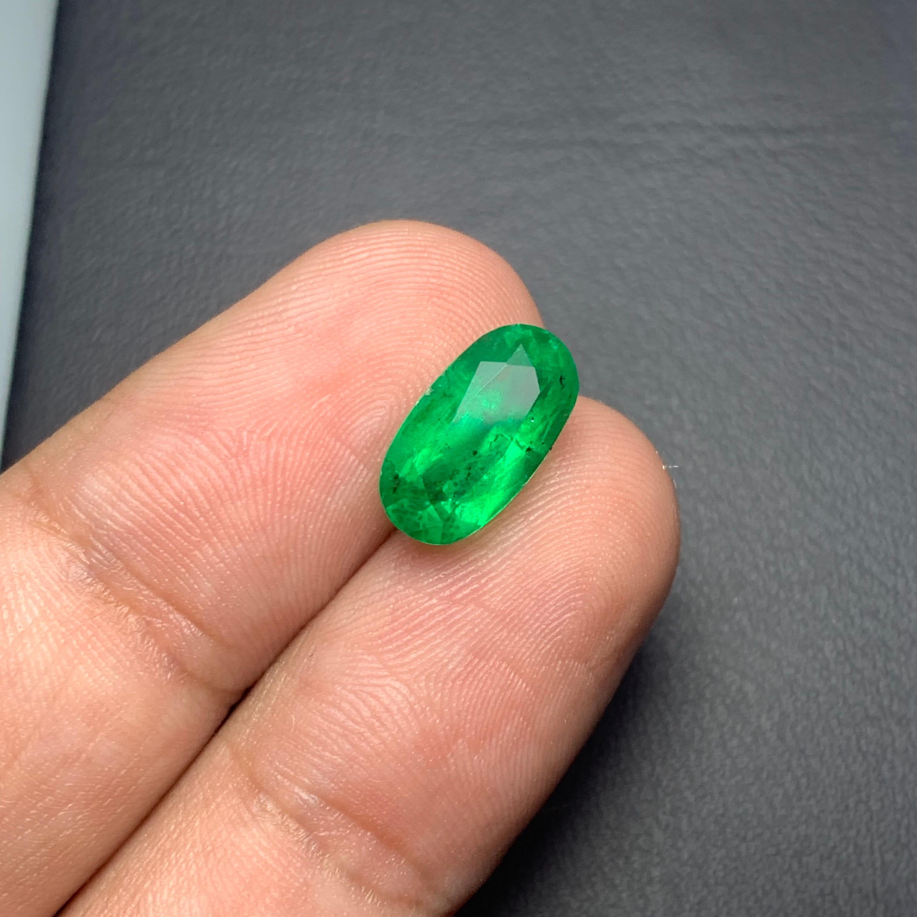 Gorgeous Natural Vivid Green Emerald Oval Shape from Pakistan Mine 3.10 Carat 4