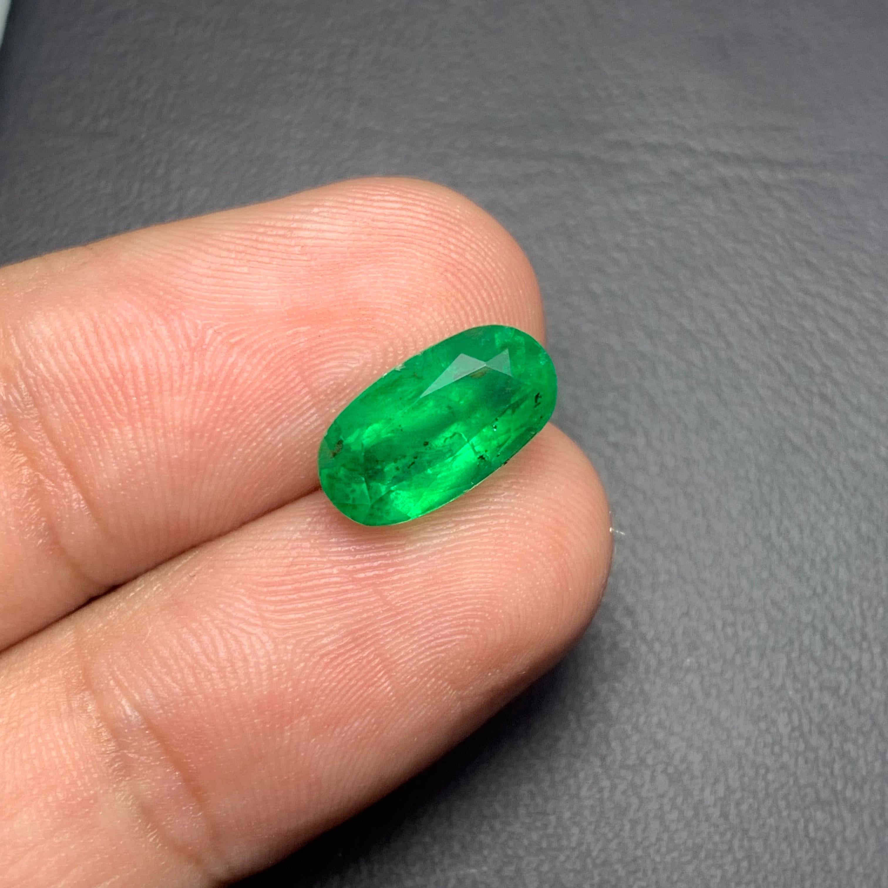 Gorgeous Natural Vivid Green Emerald Oval Shape from Pakistan Mine 3.10 Carat 10