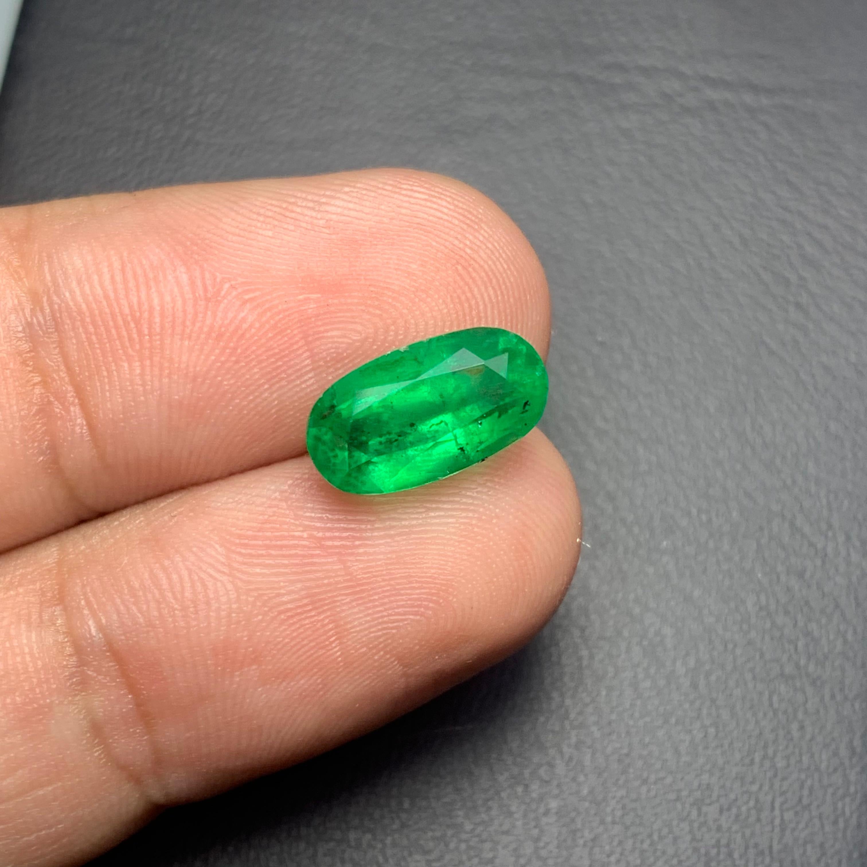 Oval Cut Gorgeous Natural Vivid Green Emerald Oval Shape from Pakistan Mine 3.10 Carat