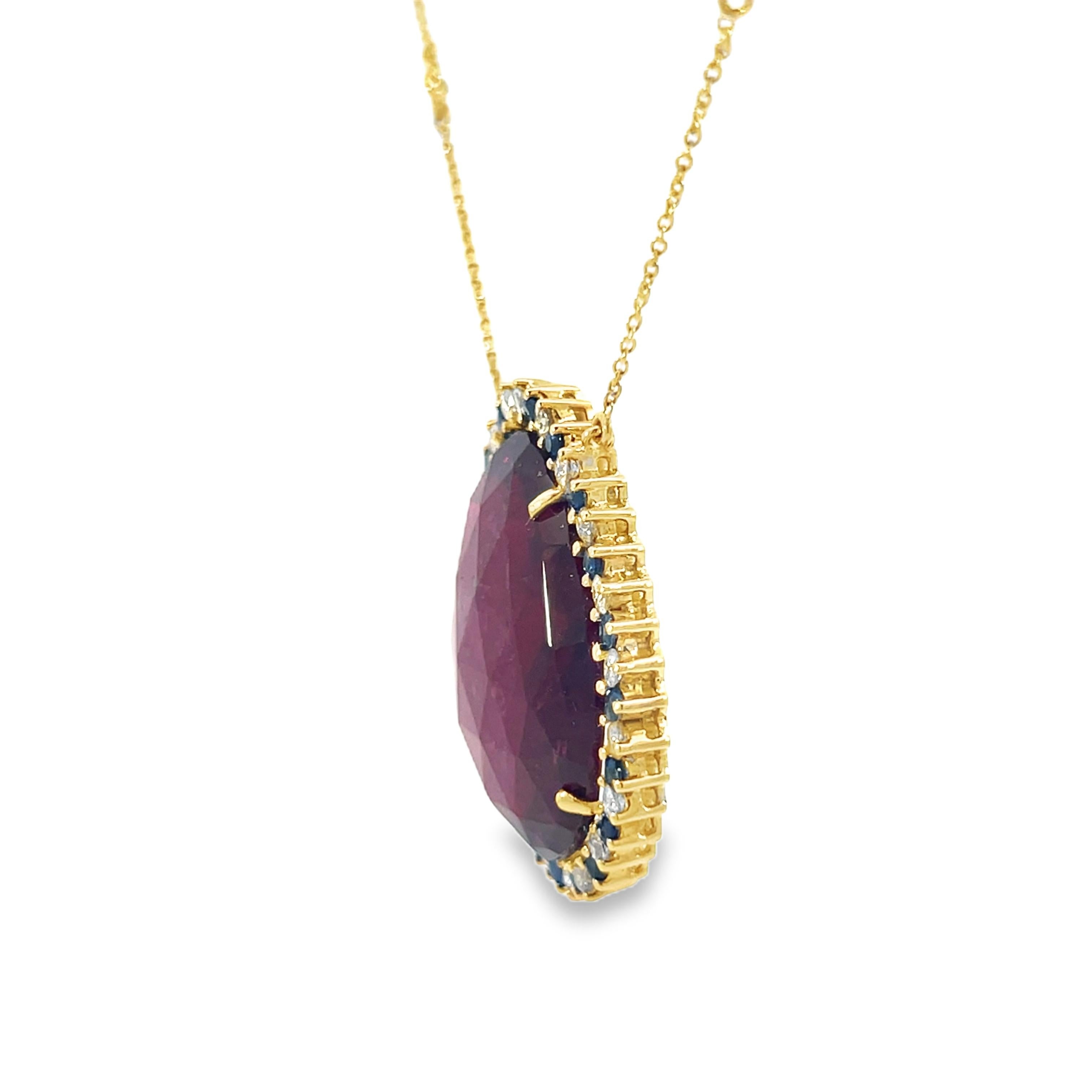 Superbe collier fait de tourmaline naturelle avec diamants et saphirs Pour femmes en vente