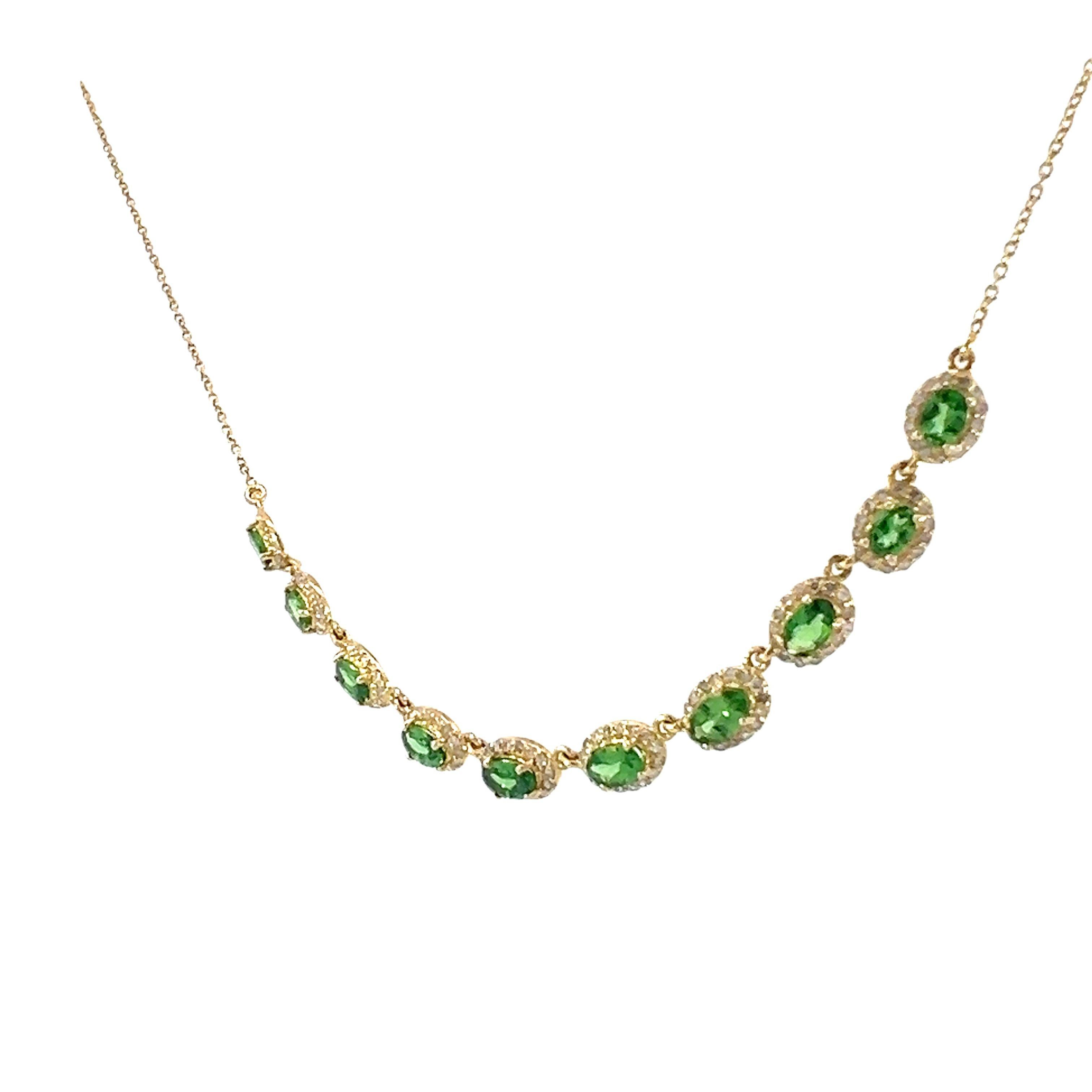 Precioso collar de tsavorita y diamantes naturales Corte redondo en venta