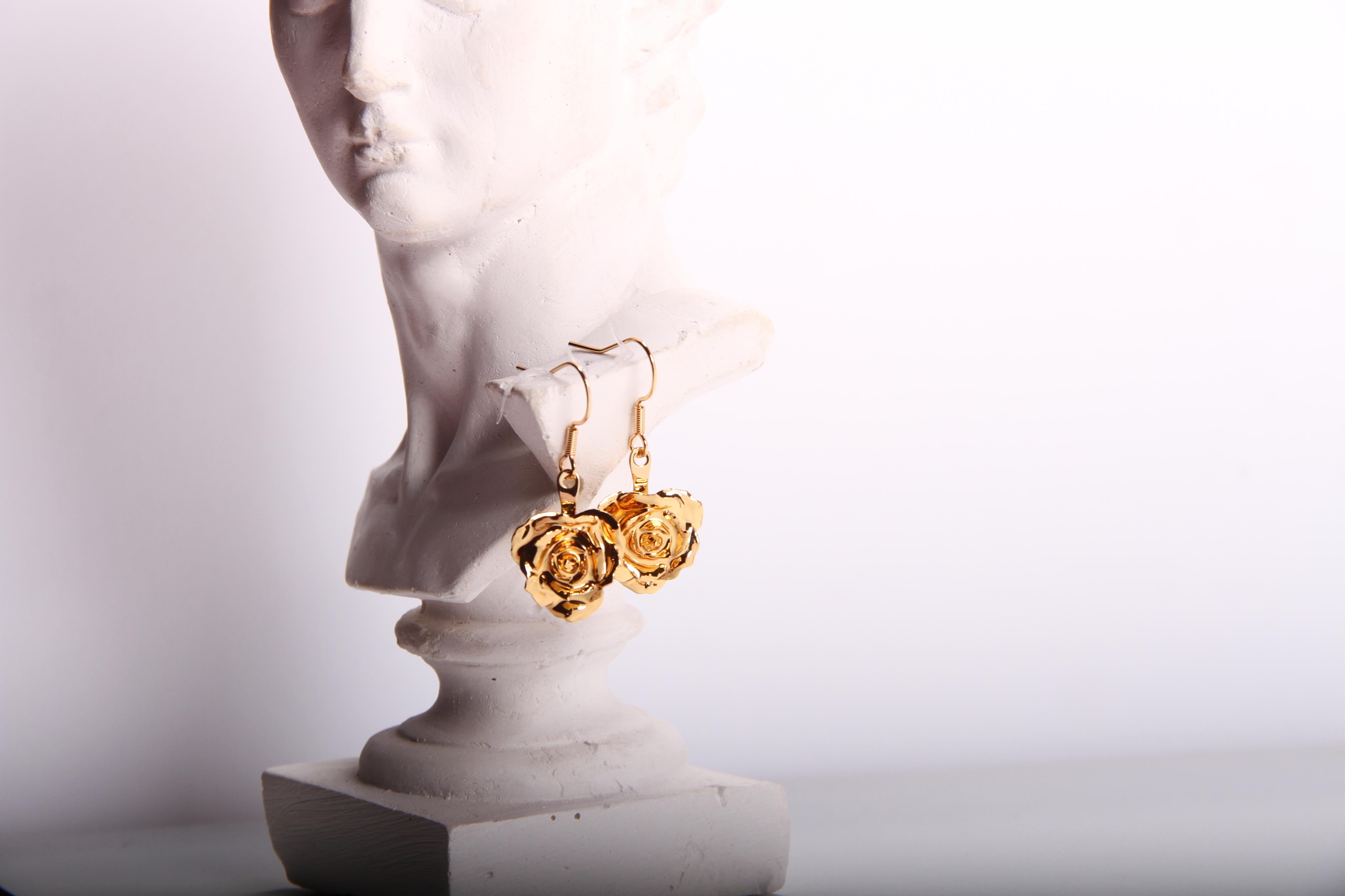 Gorgeous One-of-a-kind Eternal Earrings | Wedding Bliss In New Condition For Sale In Belmont, MA