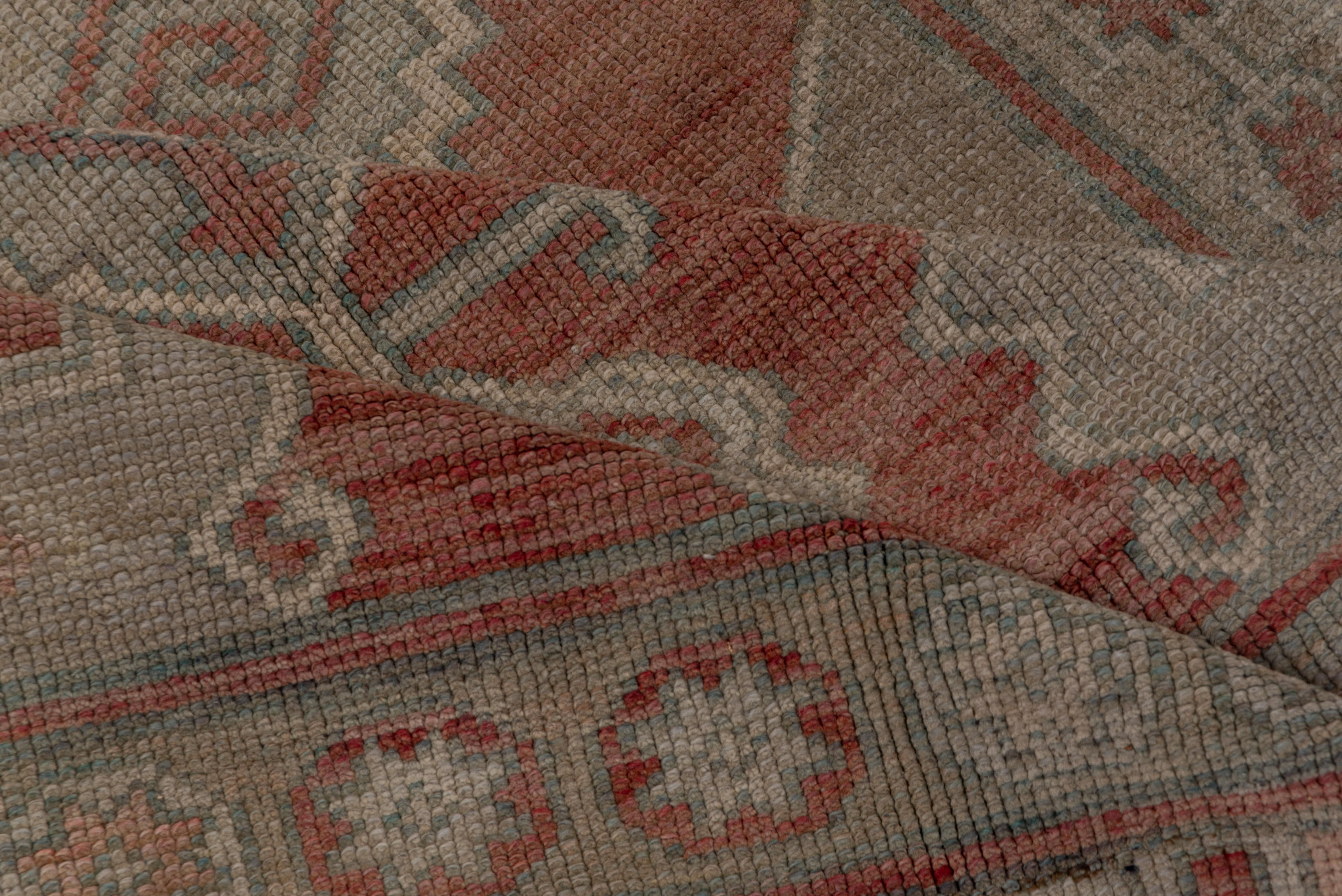 Gorgeous Oushak Gallery Carpet, Soft Palette In Good Condition For Sale In New York, NY