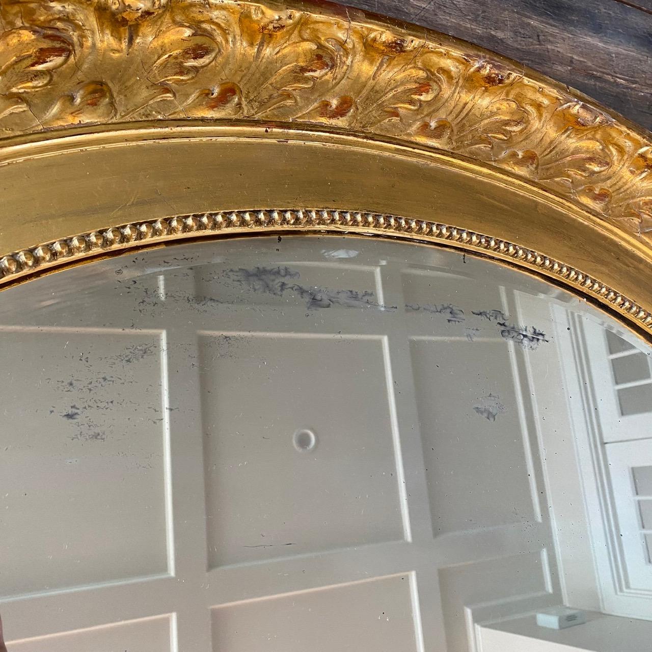 Début du 20ème siècle Magnifique fauteuil ovale français Louis XVI  Miroir en feuille d'or véritable  en vente