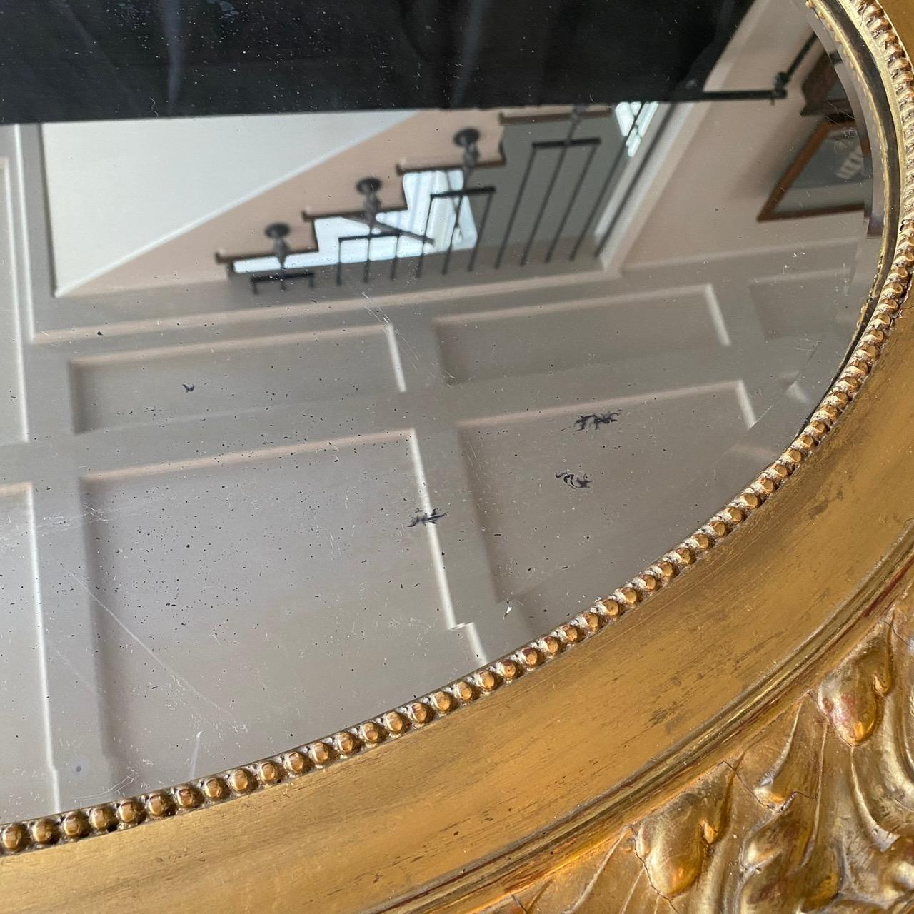 Magnifique fauteuil ovale français Louis XVI  Miroir en feuille d'or véritable  en vente 2