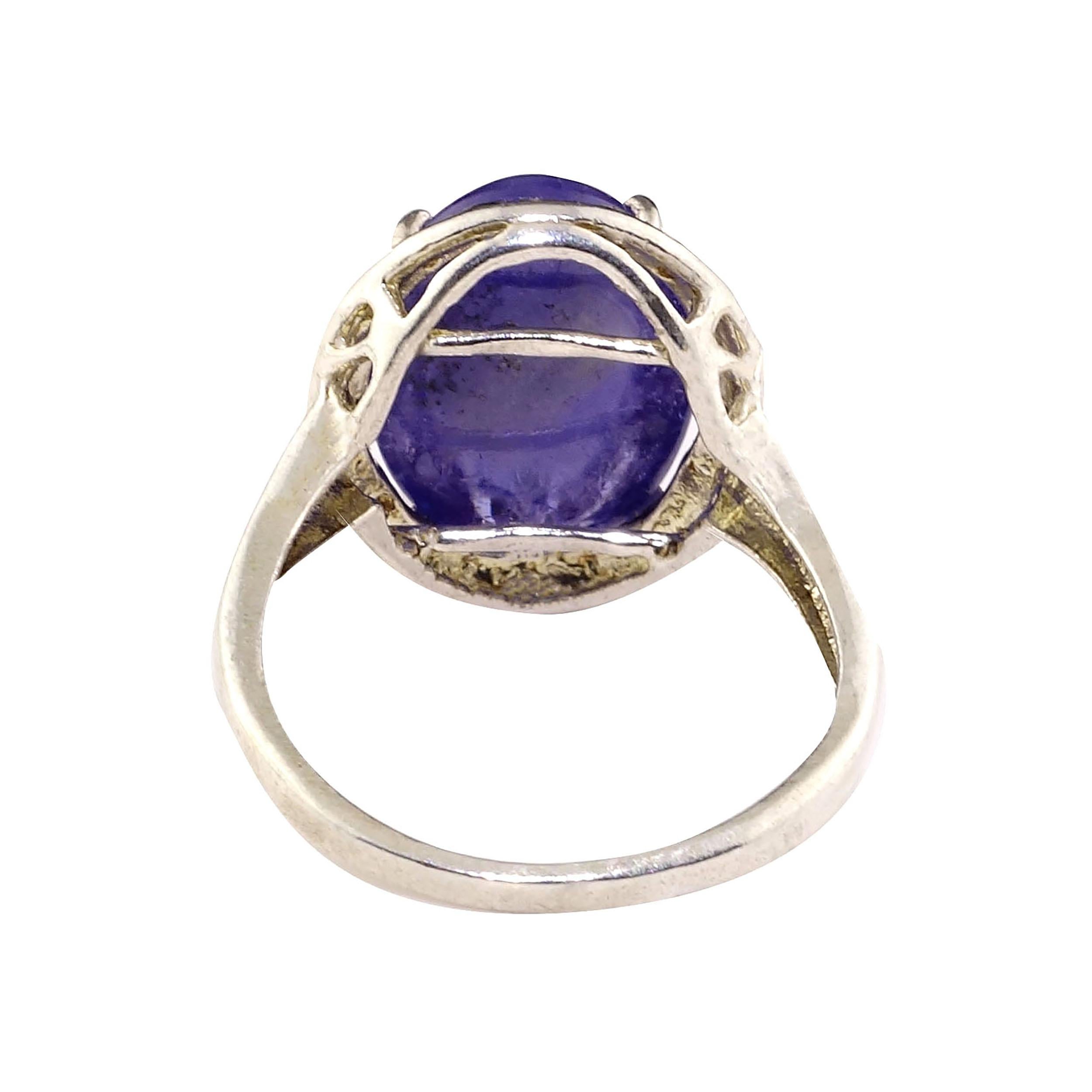 cabochon tanzanite