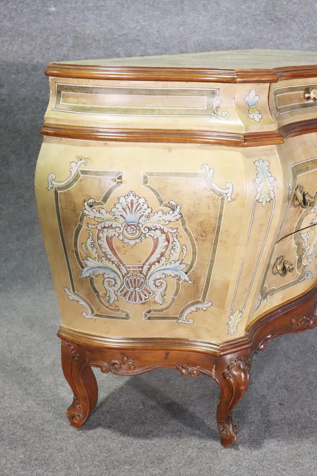 Gorgeous Paint Decorate Bombe Form Italian Commode In Good Condition In Swedesboro, NJ
