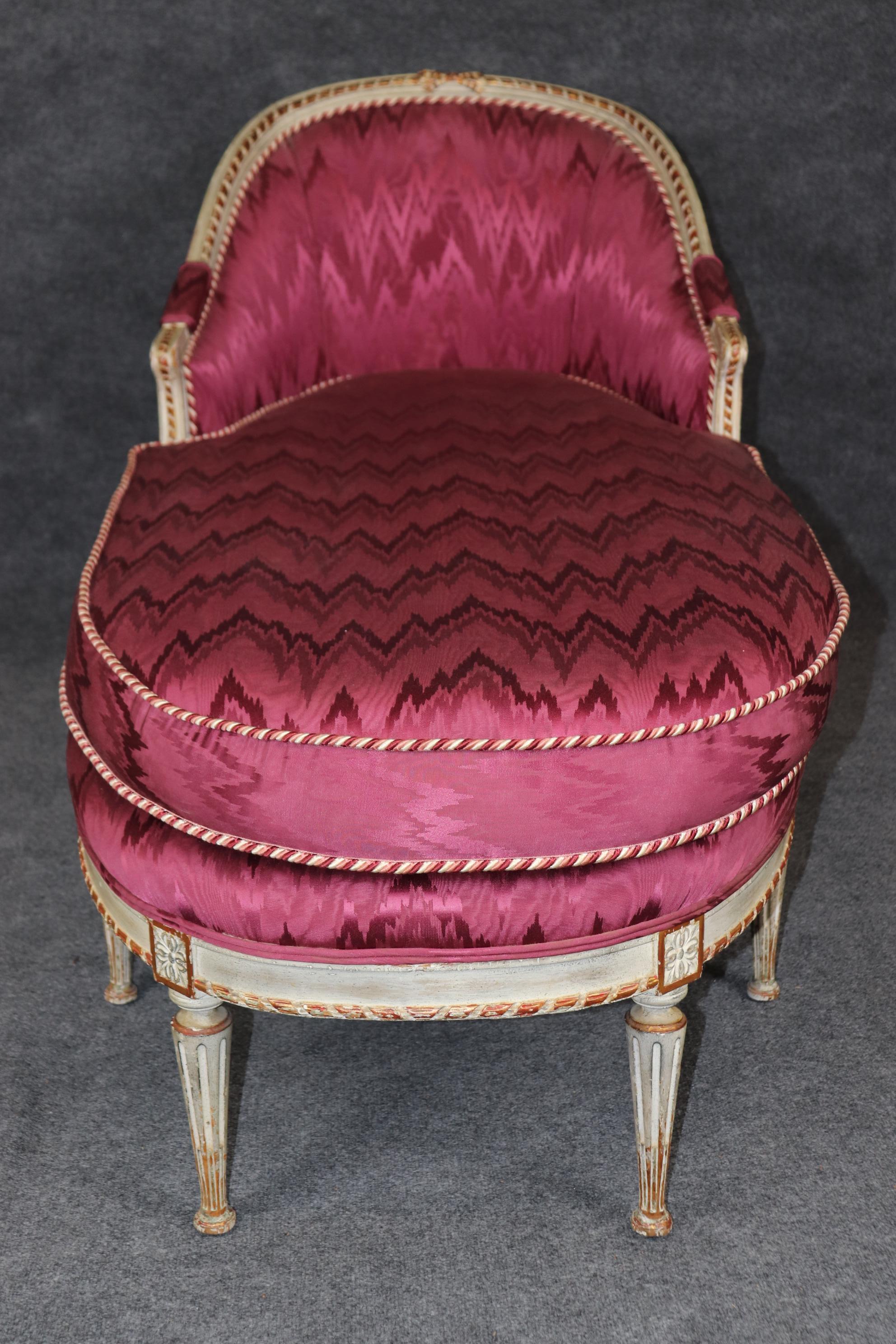 Gorgeous Paint Decorated French Louis XVI Chaise Daybed Circa 1940 In Good Condition For Sale In Swedesboro, NJ