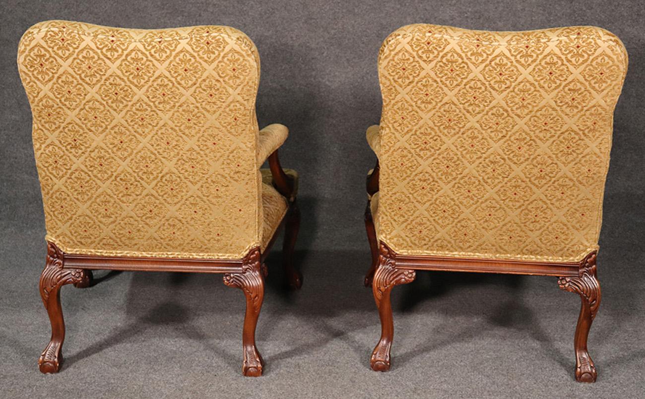 Pair of English Carved Walnut Georgian Style Lounge Arm Parlor Chairs In Good Condition In Swedesboro, NJ