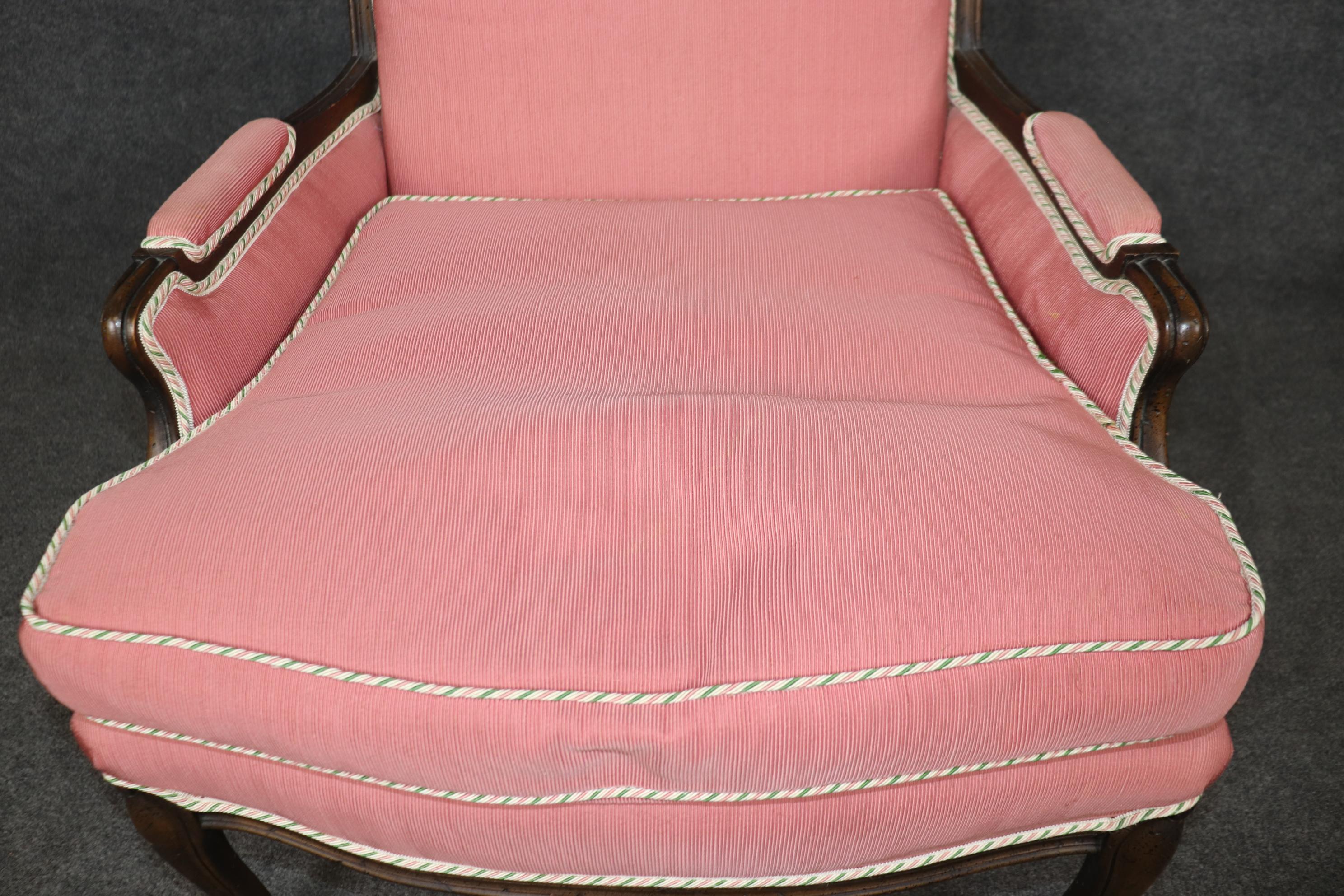 Gorgeous Pair Carved Walnut Louis XV Style Bergères with Pink Off-White Fabric 5