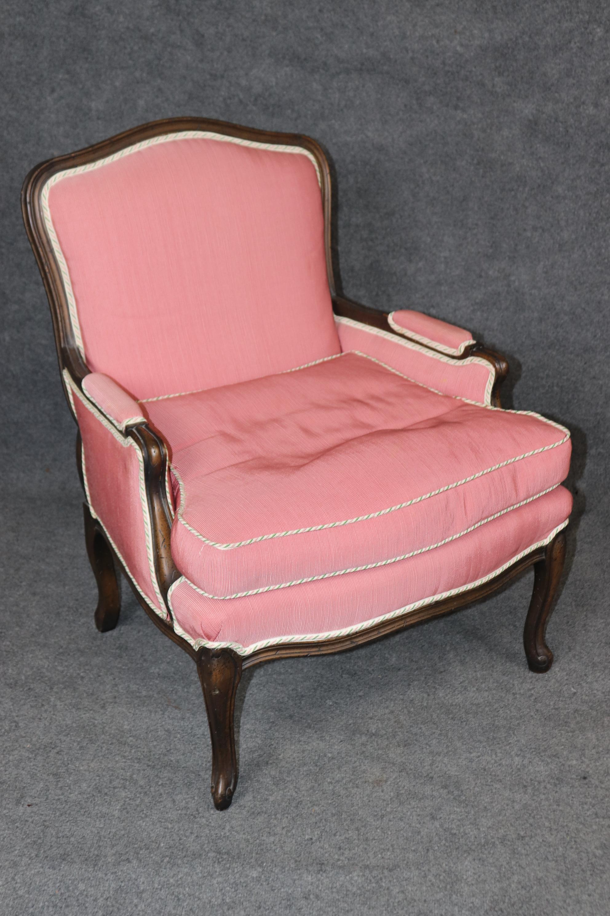 Gorgeous Pair Carved Walnut Louis XV Style Bergères with Pink Off-White Fabric 1