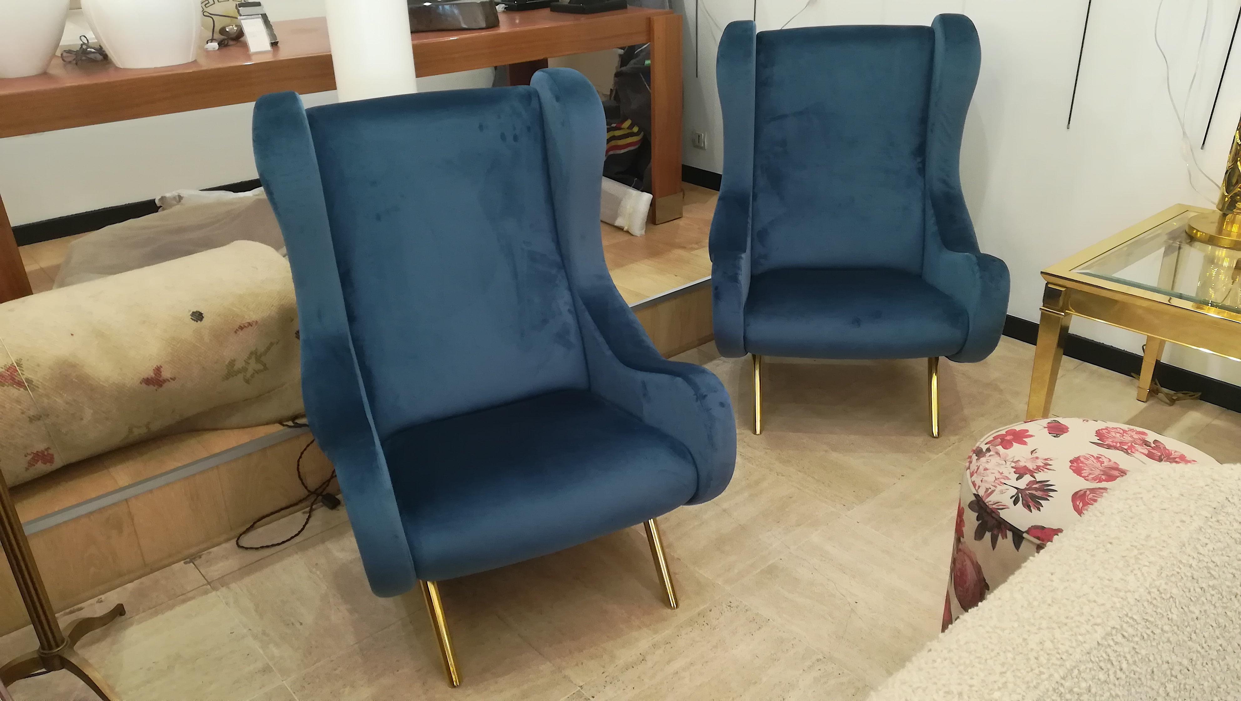 Pair of armchairs in the style of Marco Zanuso. Senior model.
New soft blue velvet (reupholstered). Brass legs,
circa 1960.