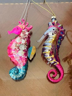 Splendida coppia di decorazioni natalizie a forma di cavalluccio marino in vetro soffiato